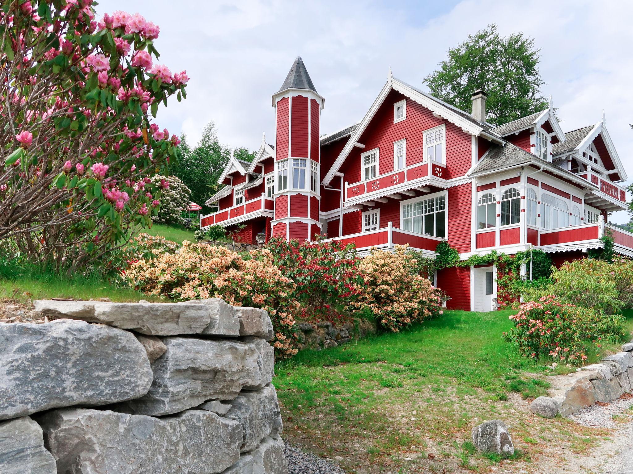 Photo 20 - 2 bedroom Apartment in Balestrand with garden and terrace