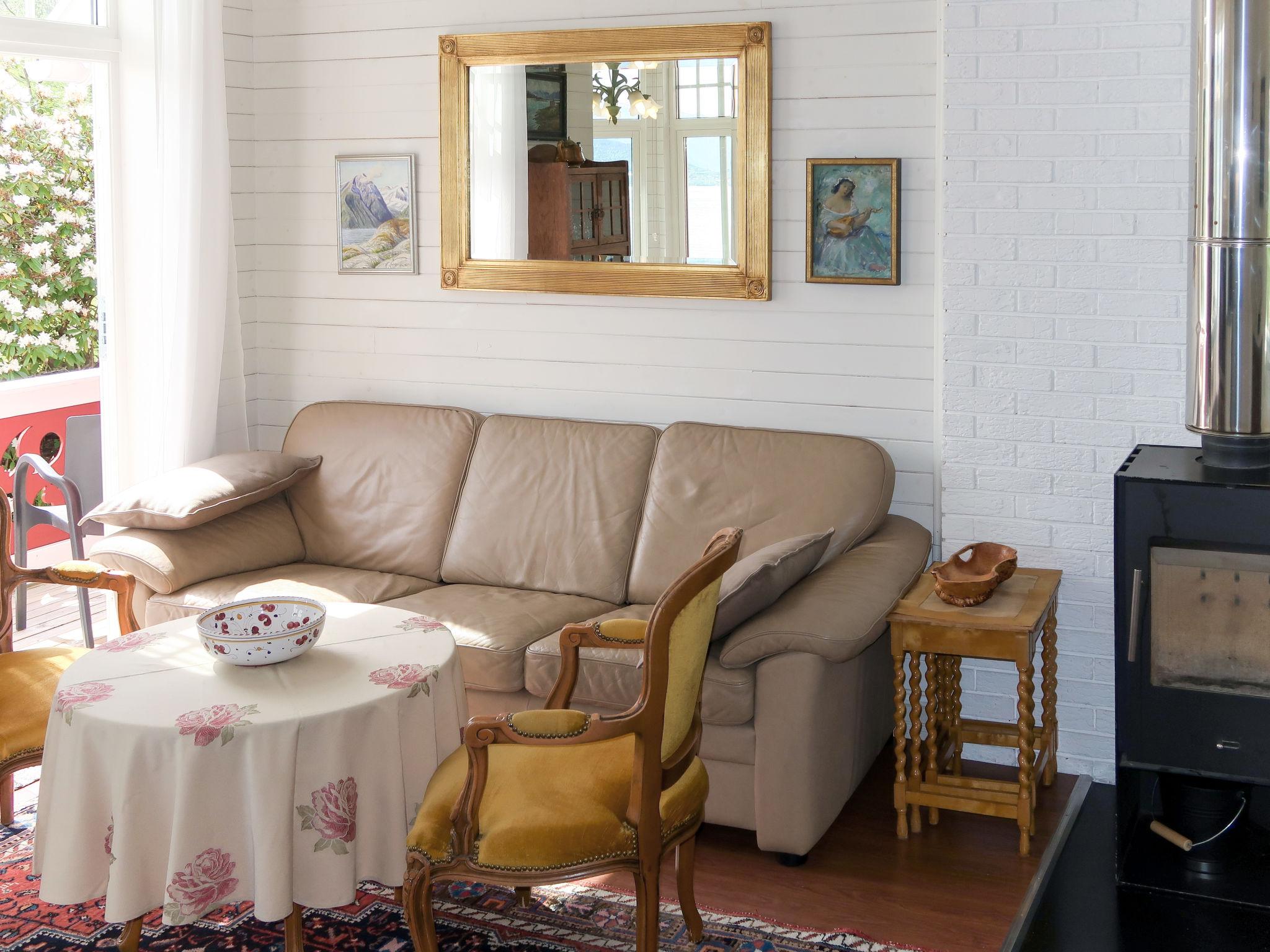 Foto 8 - Apartamento de 2 quartos em Balestrand com jardim e terraço