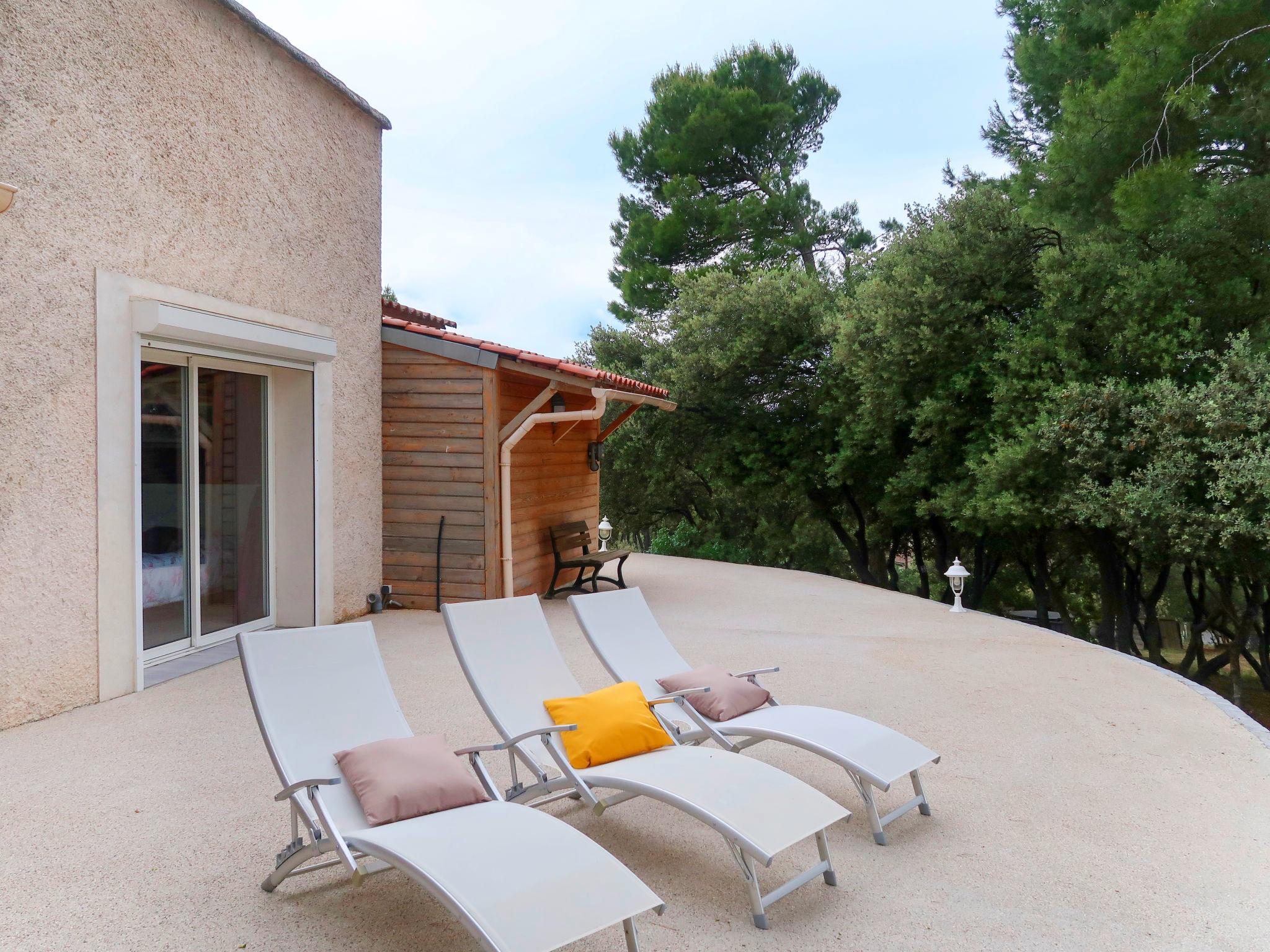 Foto 29 - Casa de 3 quartos em Cavaillon com piscina privada e terraço