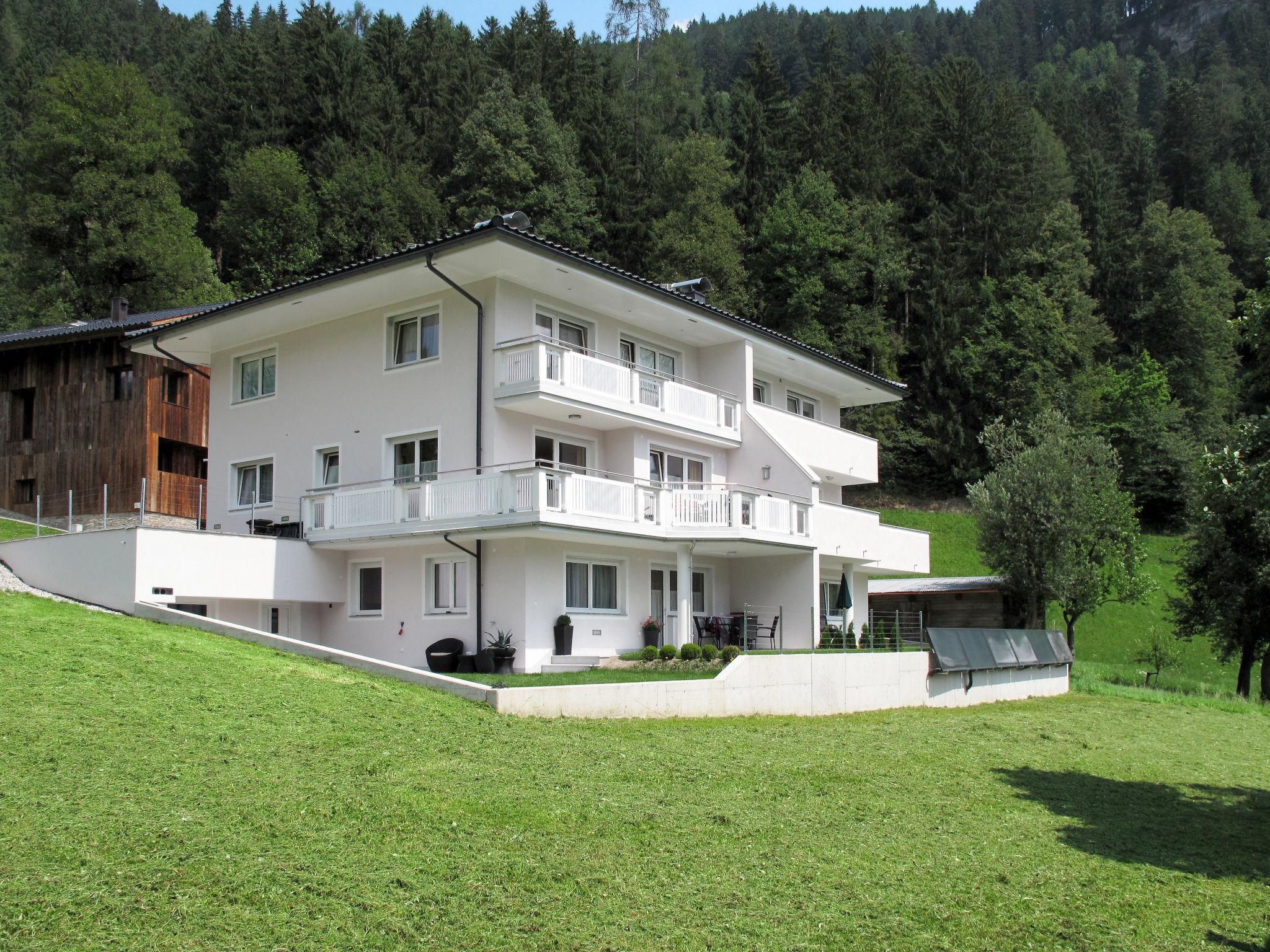 Foto 1 - Casa con 4 camere da letto a Ramsau im Zillertal con terrazza e vista sulle montagne