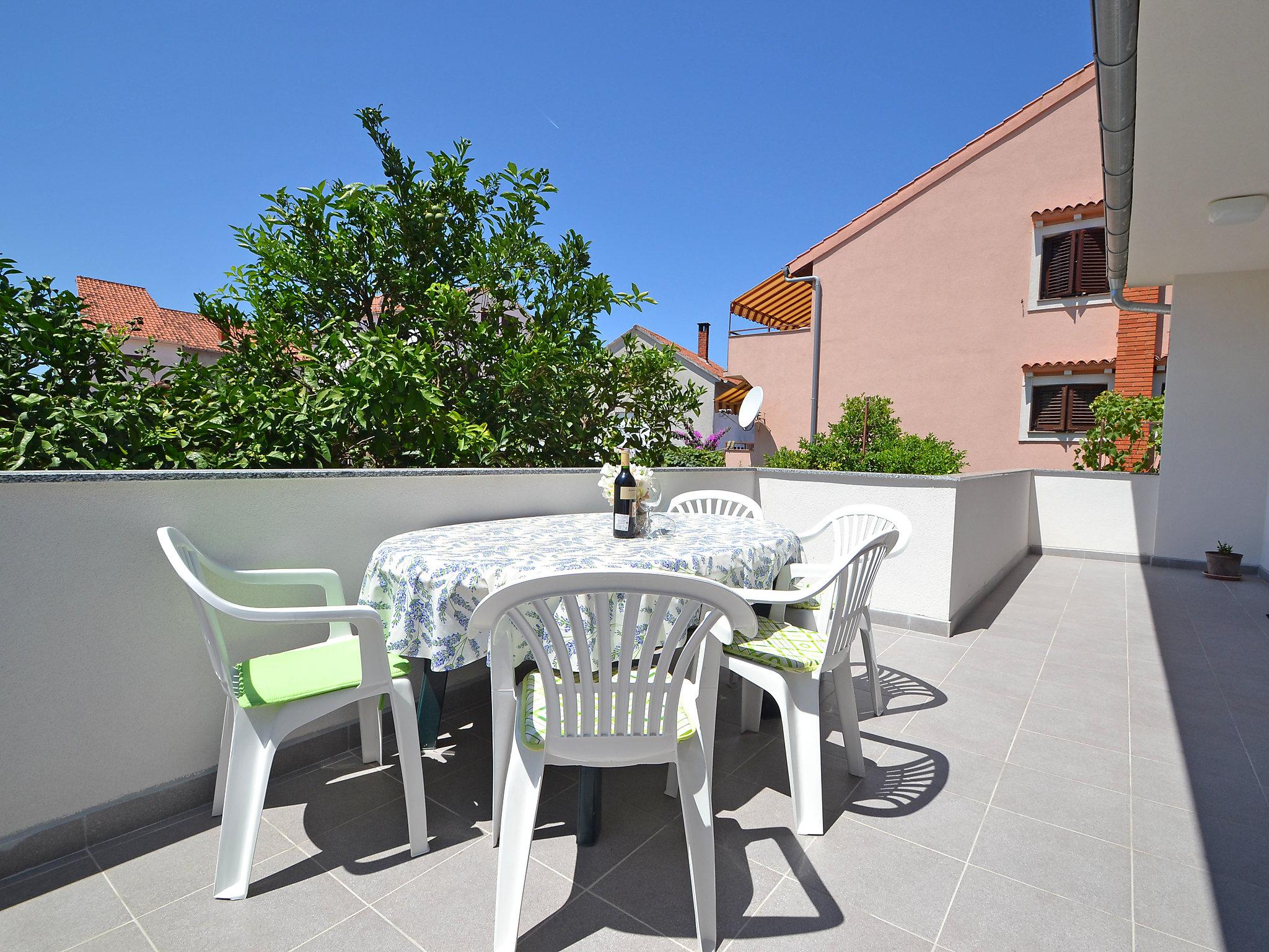 Photo 2 - 2 bedroom Apartment in Zadar with terrace and sea view