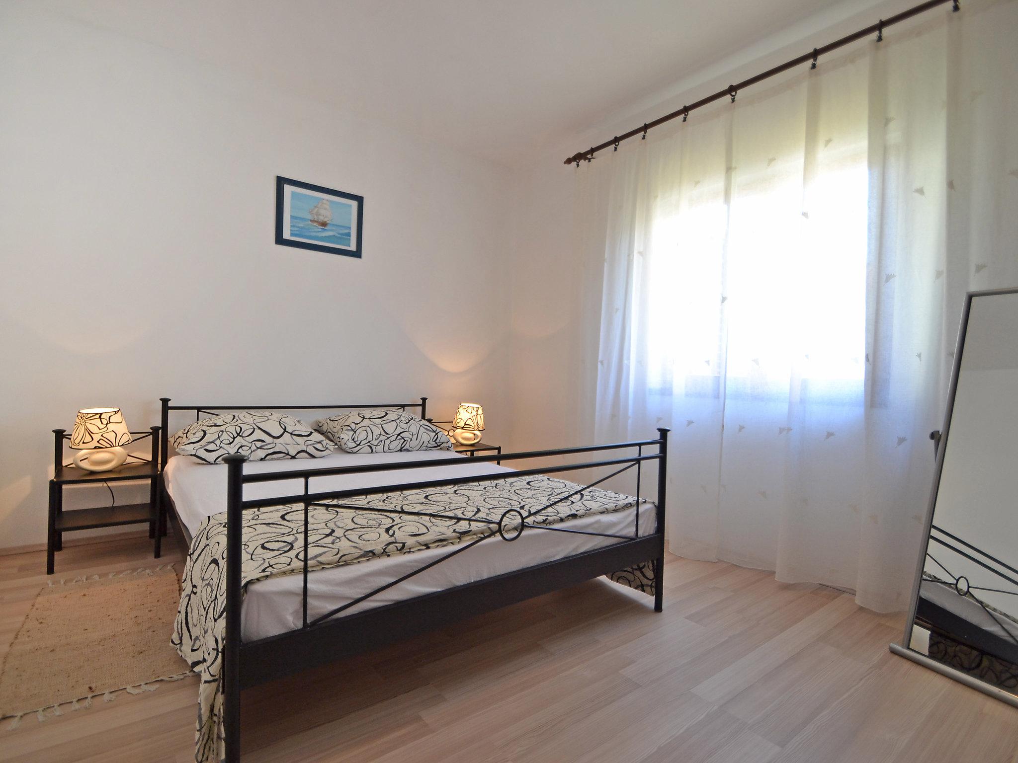Foto 10 - Appartamento con 2 camere da letto a Zara con terrazza e vista mare
