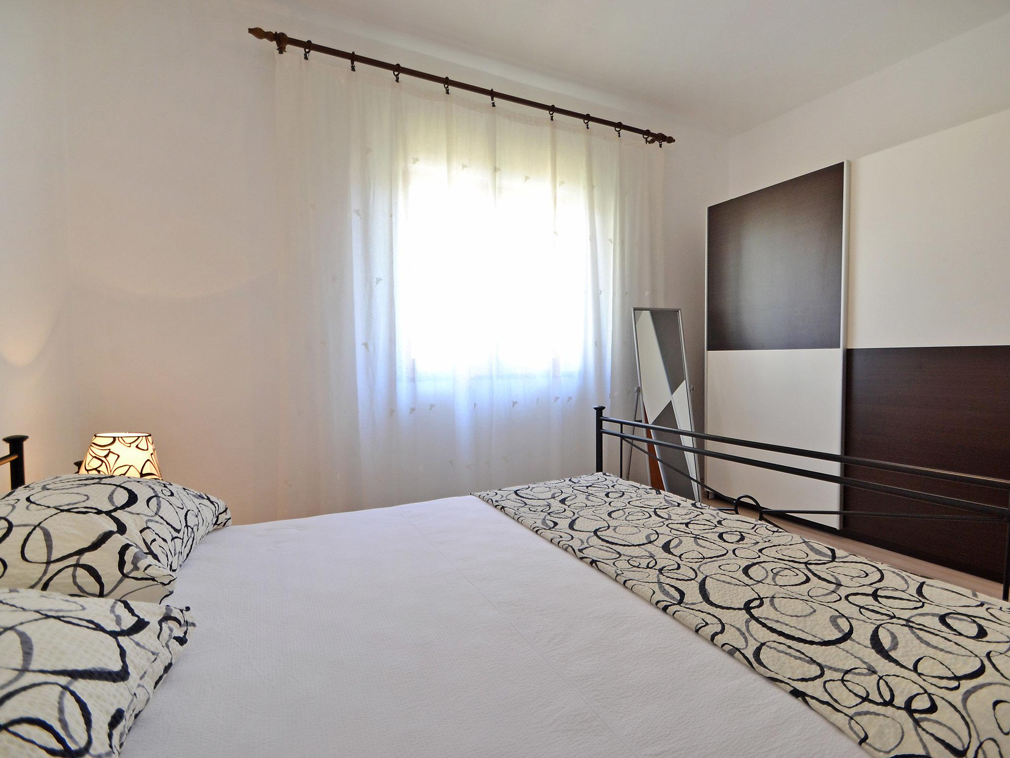 Foto 11 - Appartamento con 2 camere da letto a Zara con terrazza e vista mare