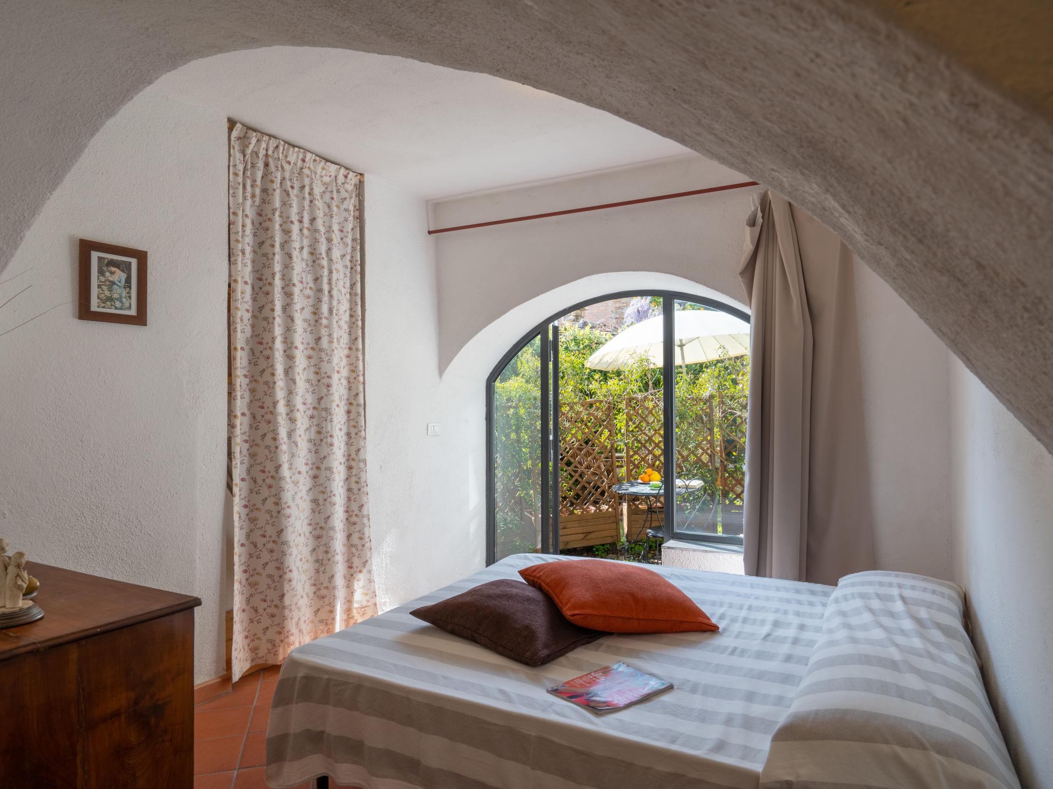 Foto 4 - Haus mit 1 Schlafzimmer in Dolcedo mit garten und terrasse