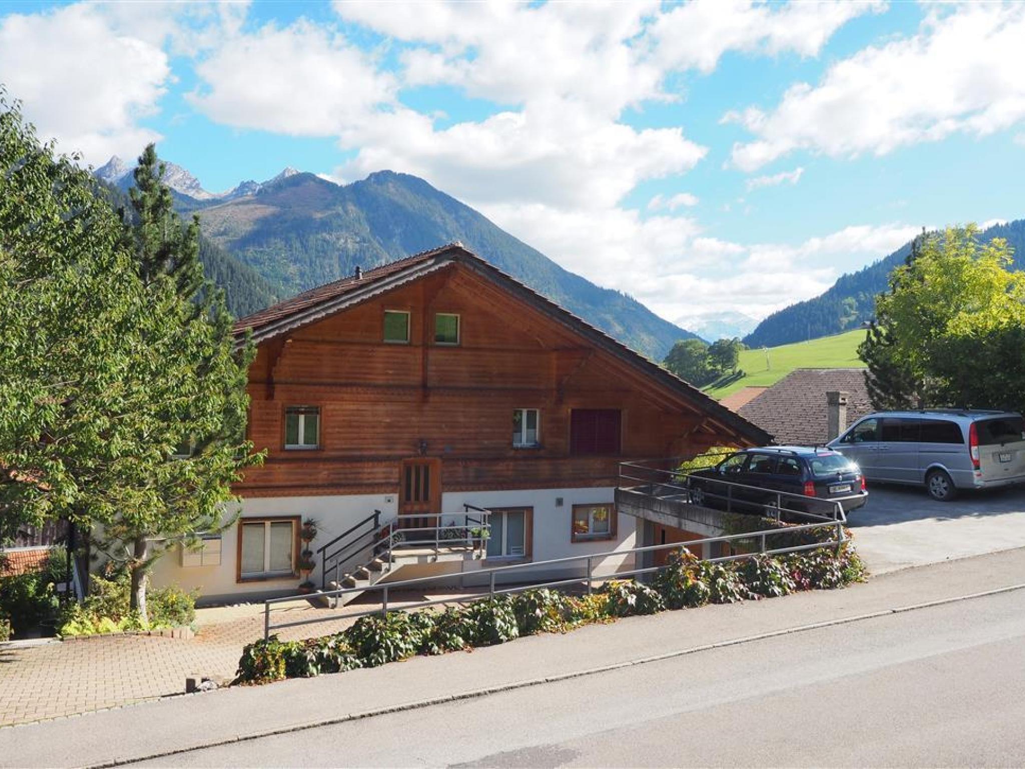 Photo 1 - 2 bedroom Apartment in Zweisimmen