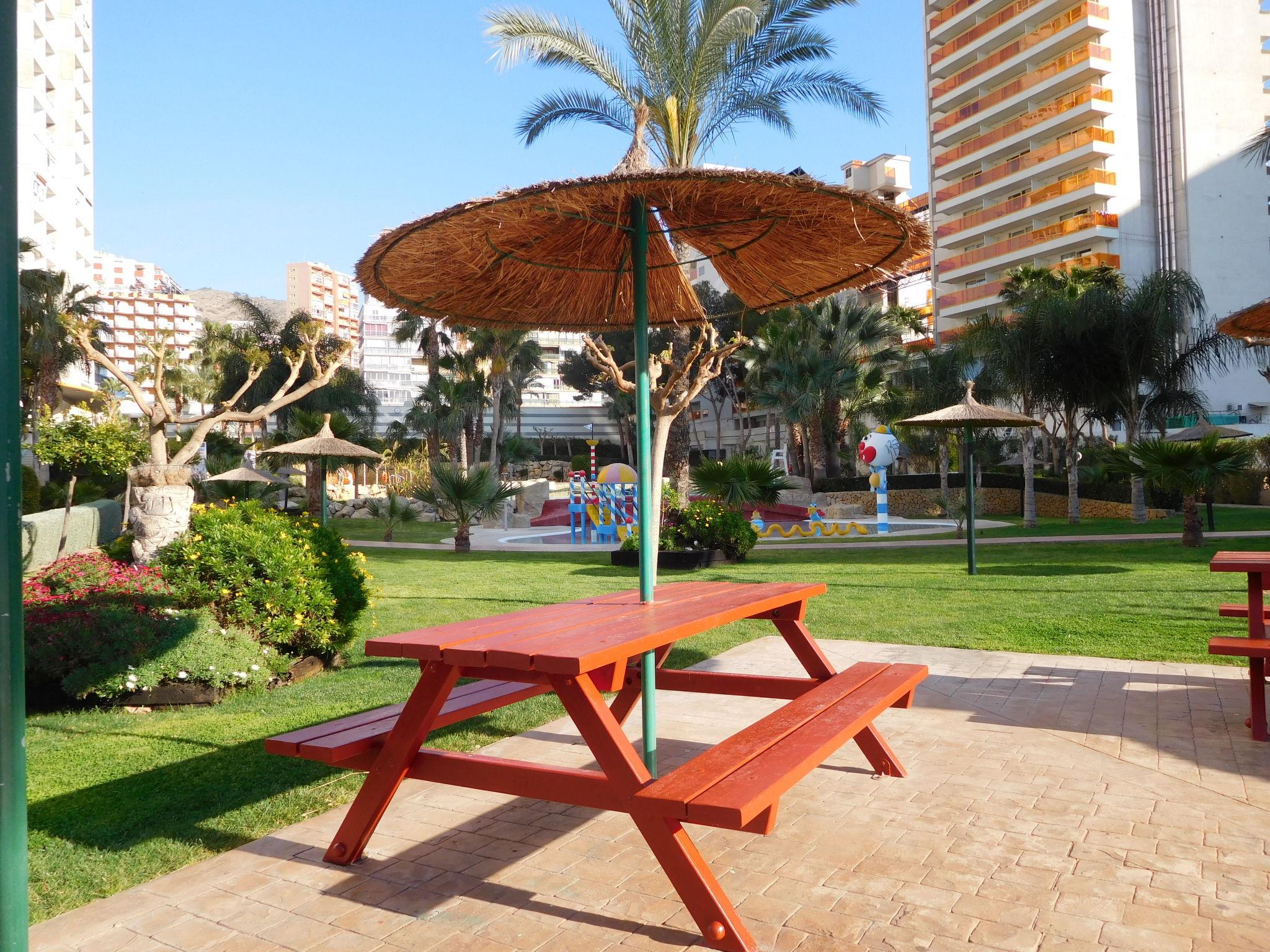 Photo 3 - 1 bedroom Apartment in Benidorm with swimming pool and garden