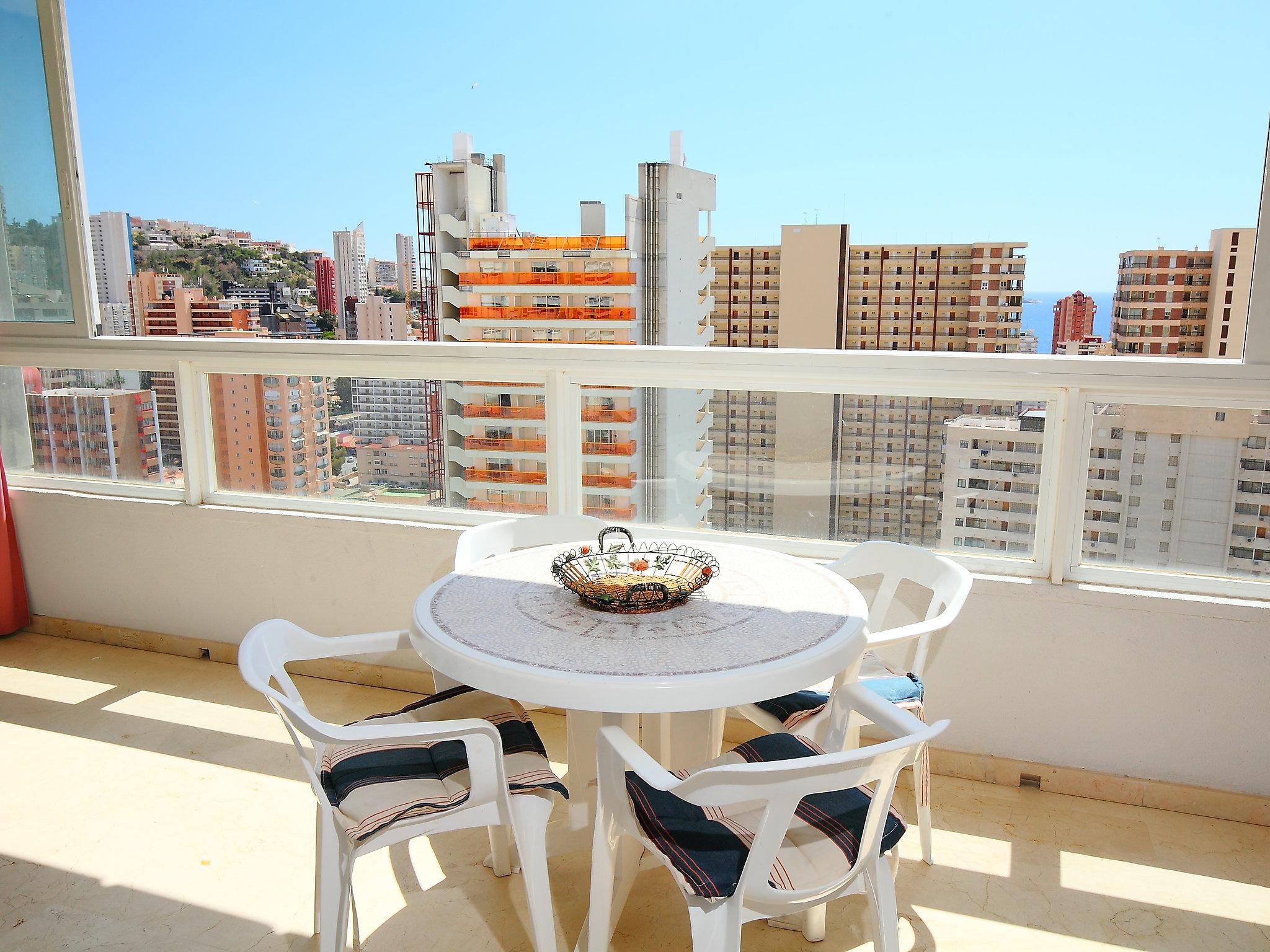 Foto 3 - Apartamento de 2 quartos em Benidorm com piscina e jardim