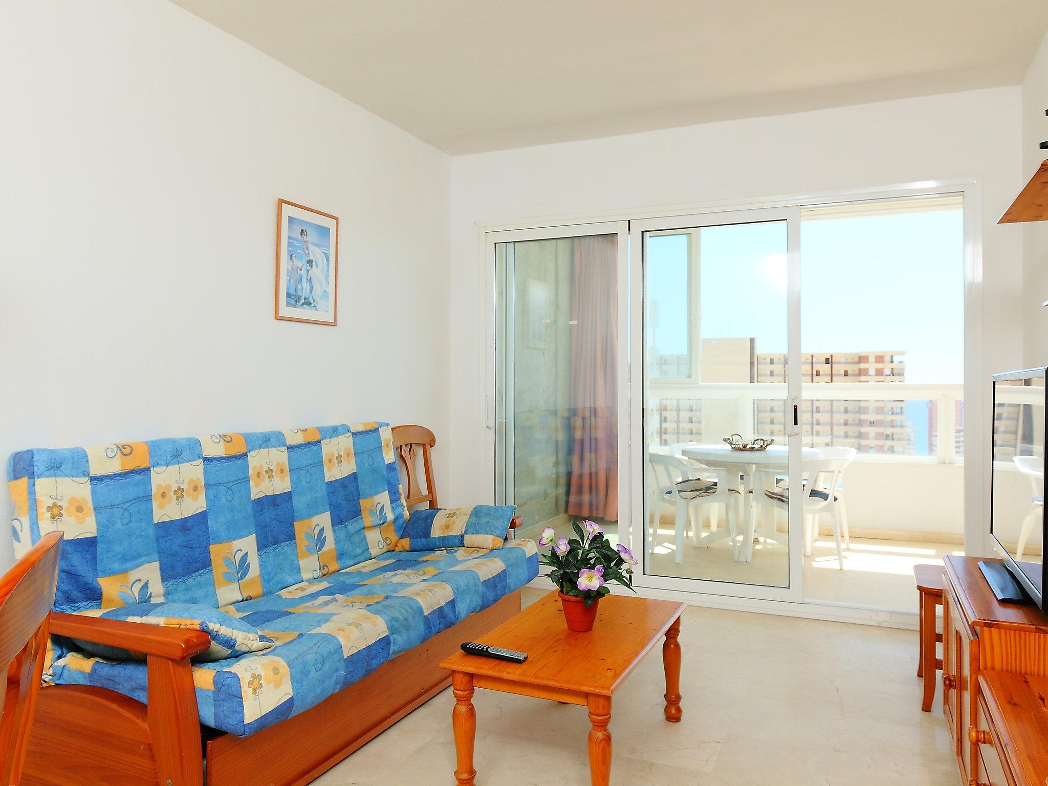 Foto 6 - Apartment mit 2 Schlafzimmern in Benidorm mit schwimmbad und garten