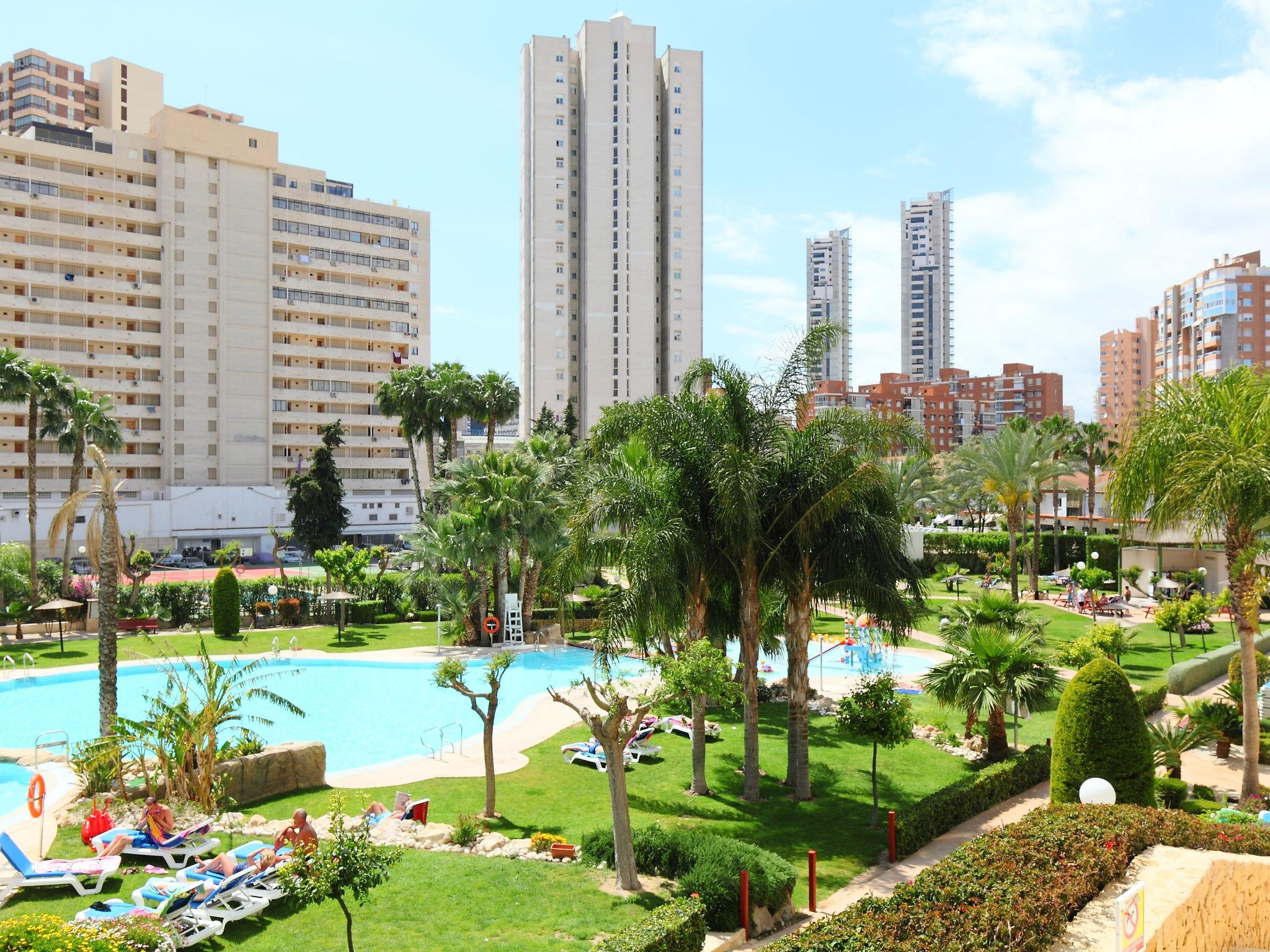 Foto 15 - Apartamento de 2 quartos em Benidorm com piscina e jardim