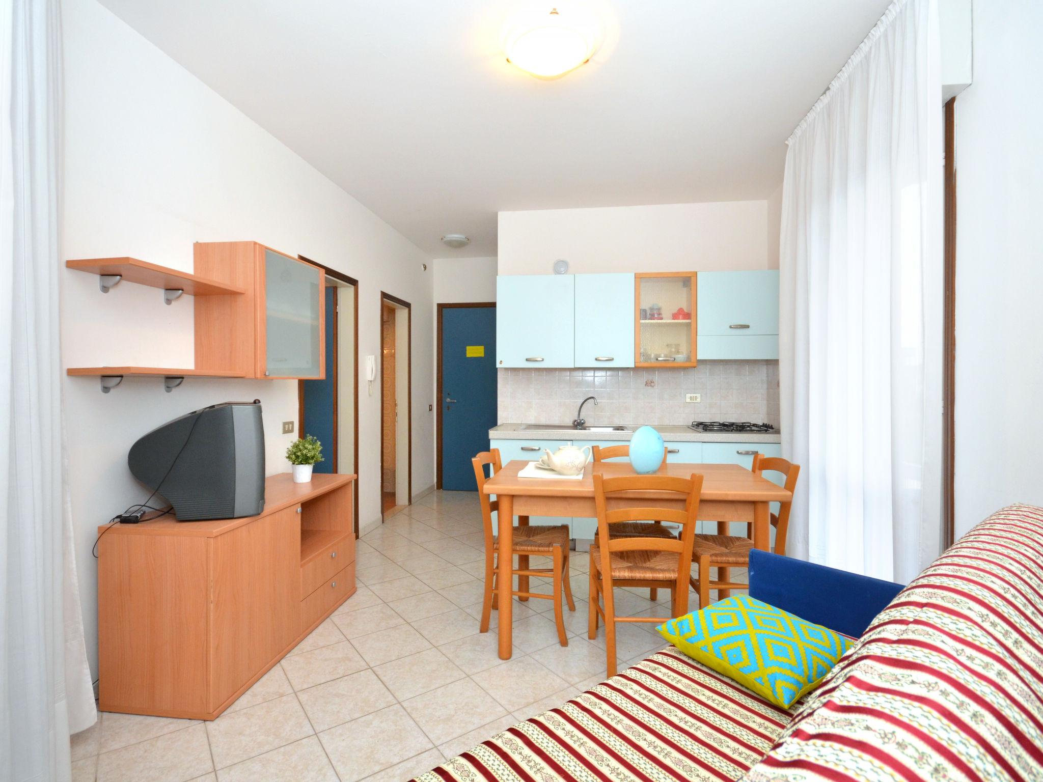 Photo 9 - Appartement de 1 chambre à Lignano Sabbiadoro avec piscine et vues à la mer
