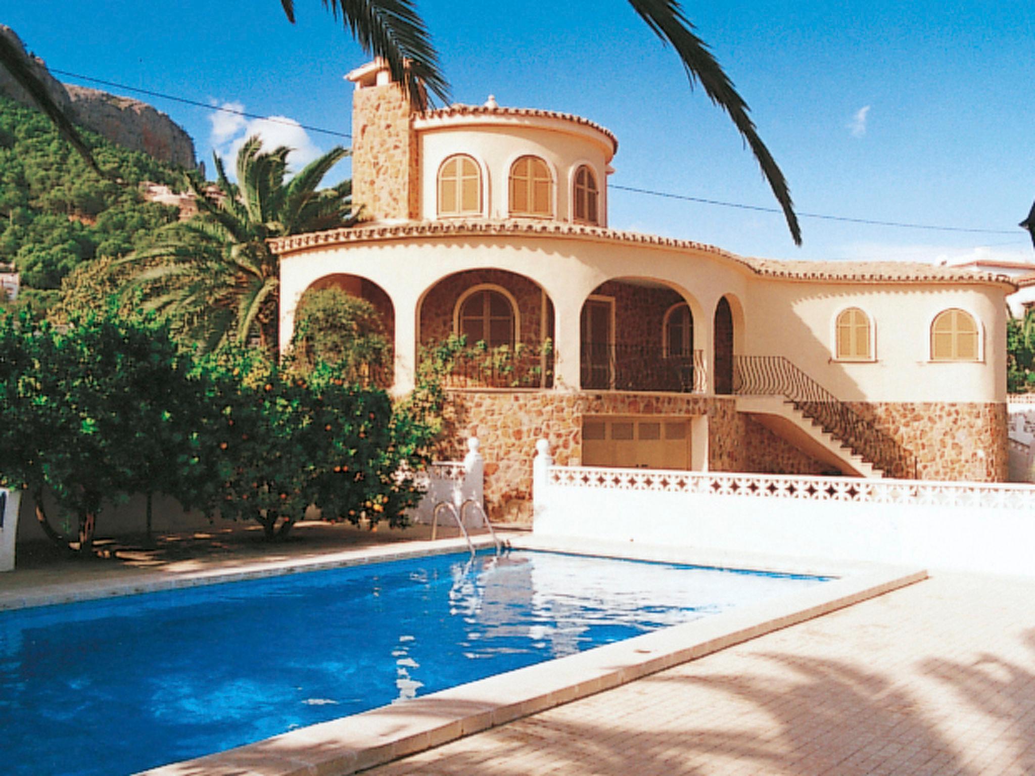 Foto 1 - Casa de 2 habitaciones en Calpe con piscina privada y vistas al mar