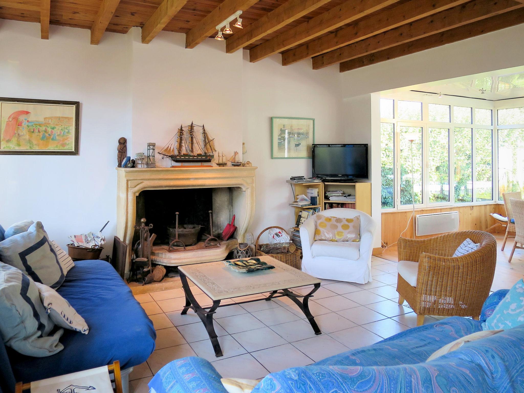 Foto 4 - Casa con 4 camere da letto a Soulac-sur-Mer con piscina privata e vista mare