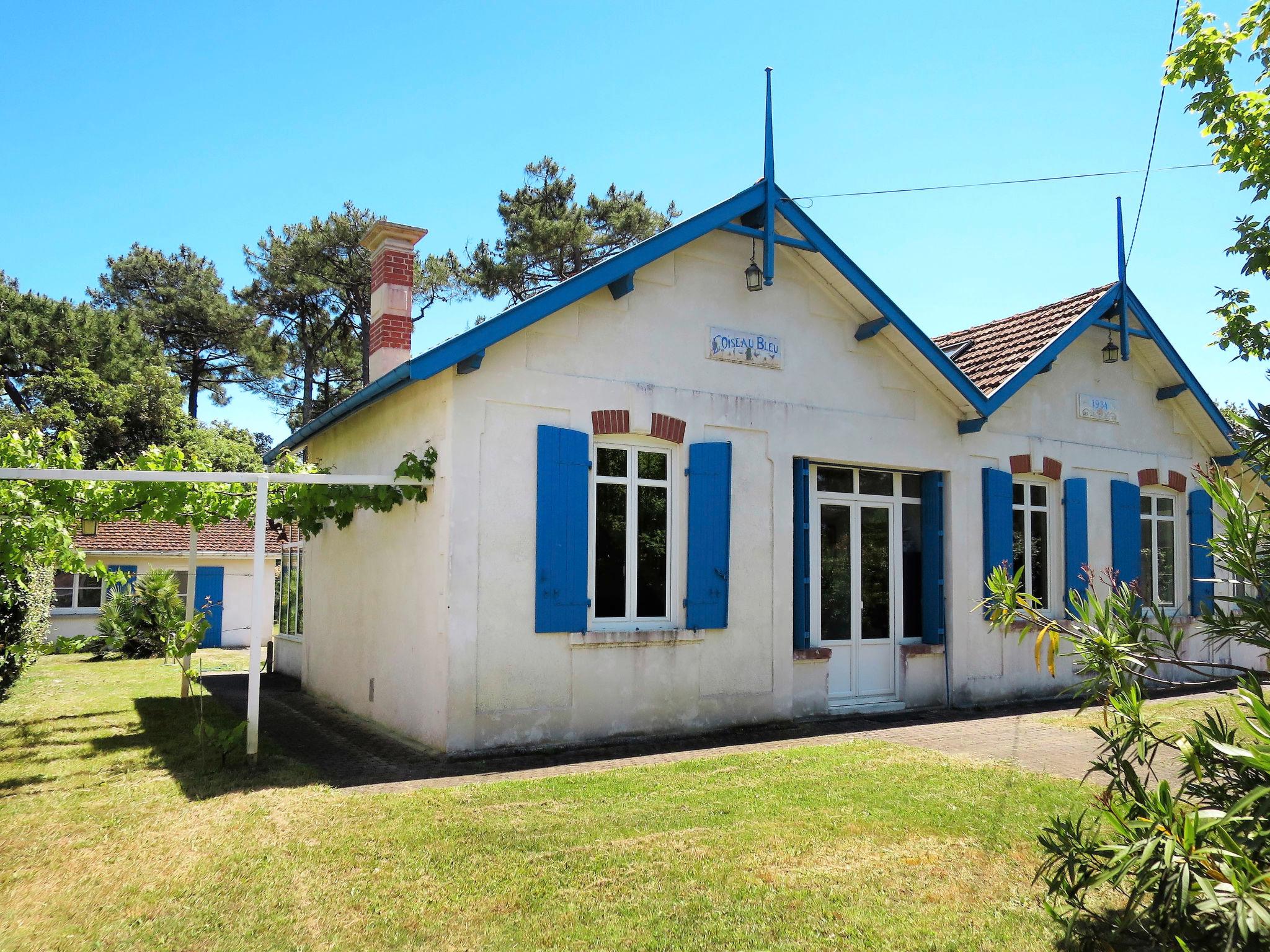 Foto 19 - Casa con 4 camere da letto a Soulac-sur-Mer con piscina privata e vista mare