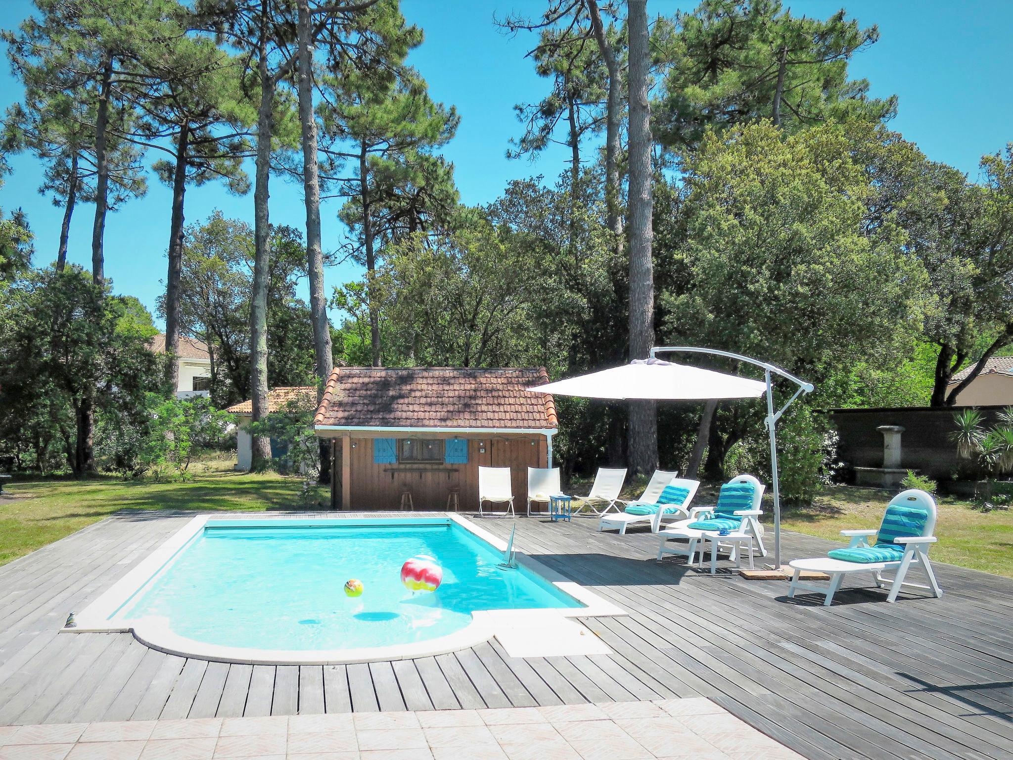 Foto 2 - Casa de 4 habitaciones en Soulac-sur-Mer con piscina privada y vistas al mar