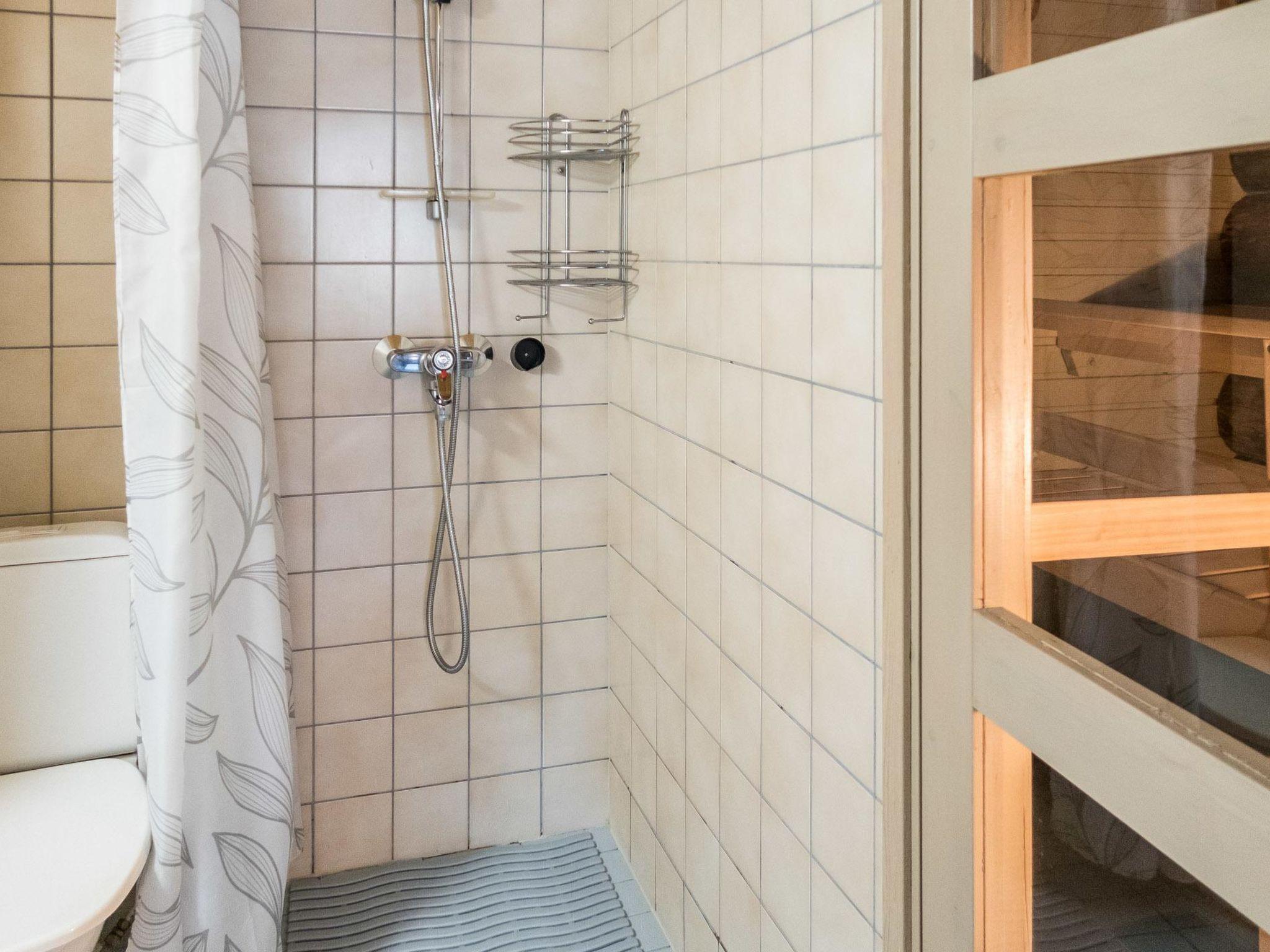 Foto 22 - Haus mit 1 Schlafzimmer in Sotkamo mit sauna