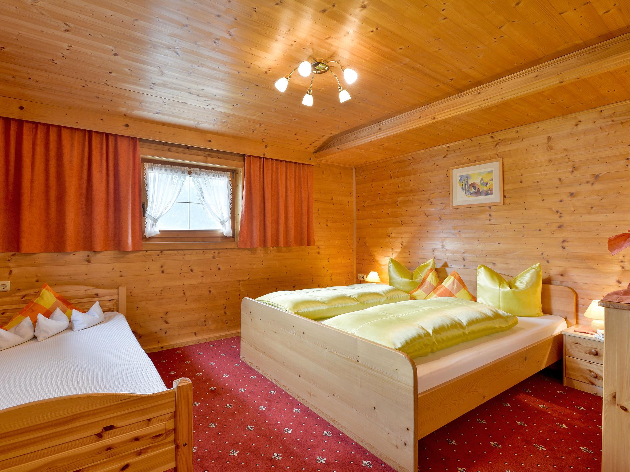 Foto 5 - Appartamento con 4 camere da letto a Bruck am Ziller con terrazza e vista sulle montagne
