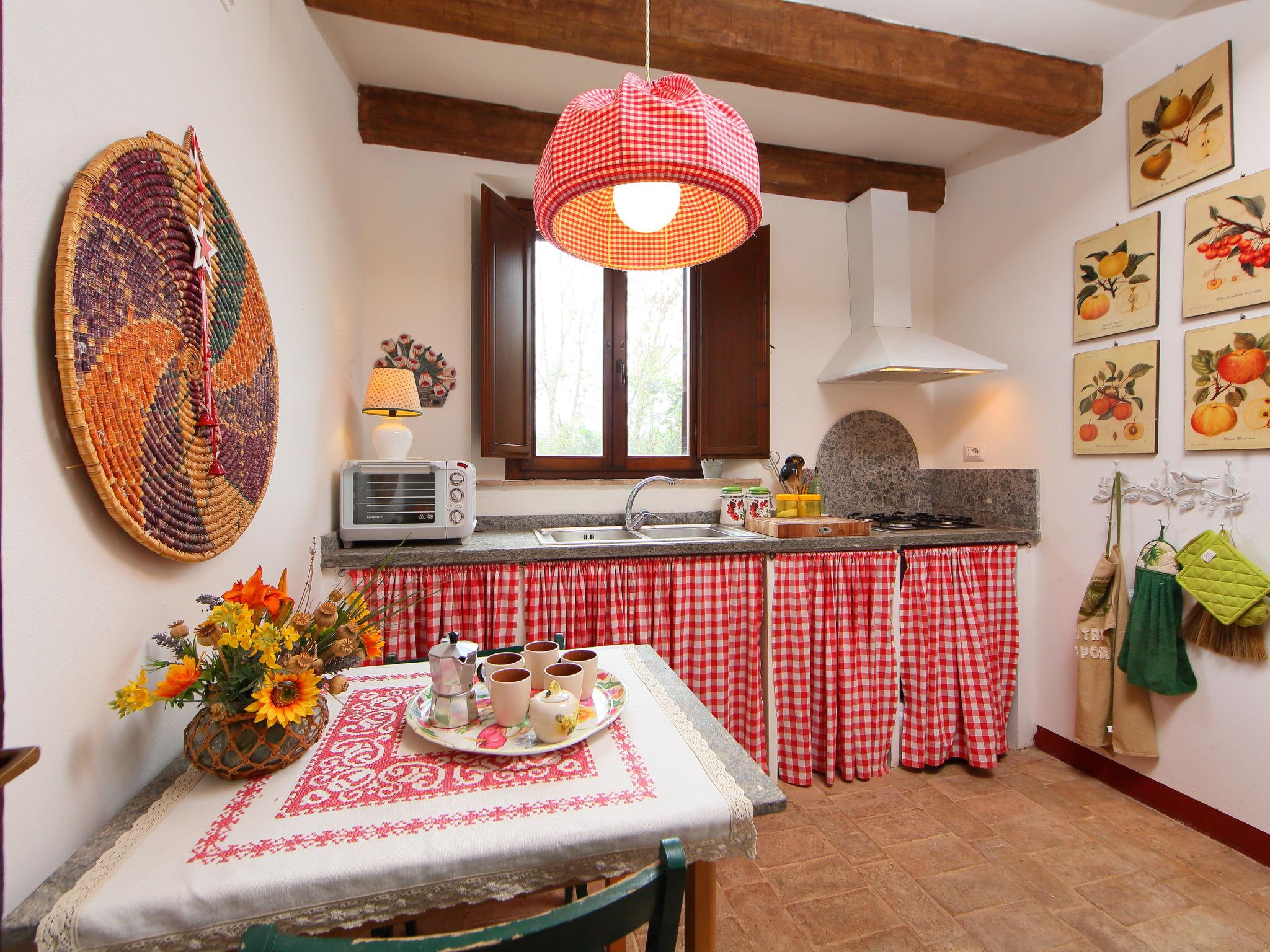 Photo 9 - 3 bedroom House in Castiglione del Lago with private pool and garden