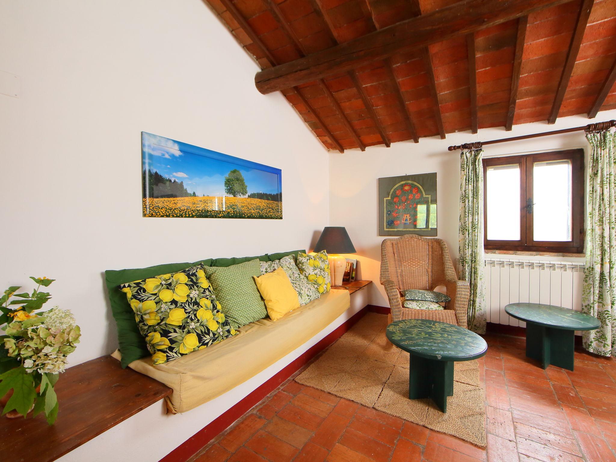 Foto 14 - Haus mit 3 Schlafzimmern in Castiglione del Lago mit privater pool und blick auf die berge