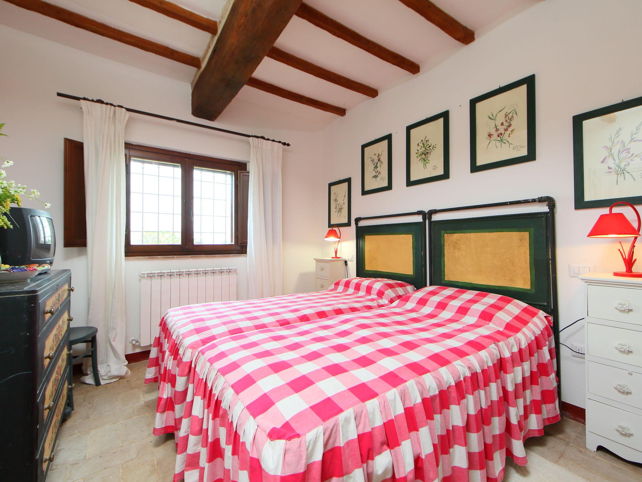 Photo 16 - 3 bedroom House in Castiglione del Lago with private pool and garden