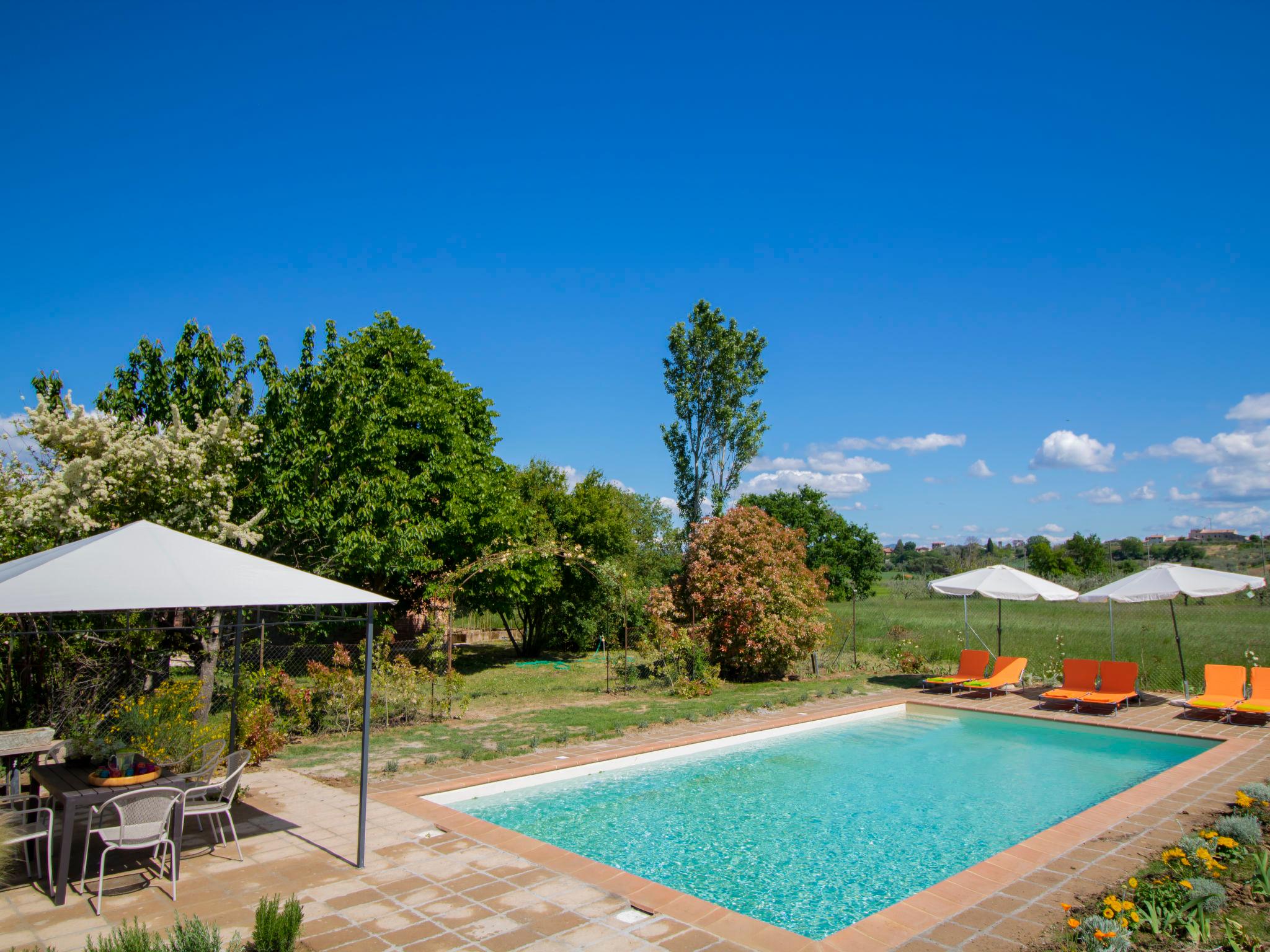 Foto 4 - Casa de 3 quartos em Castiglione del Lago com piscina privada e vista para a montanha