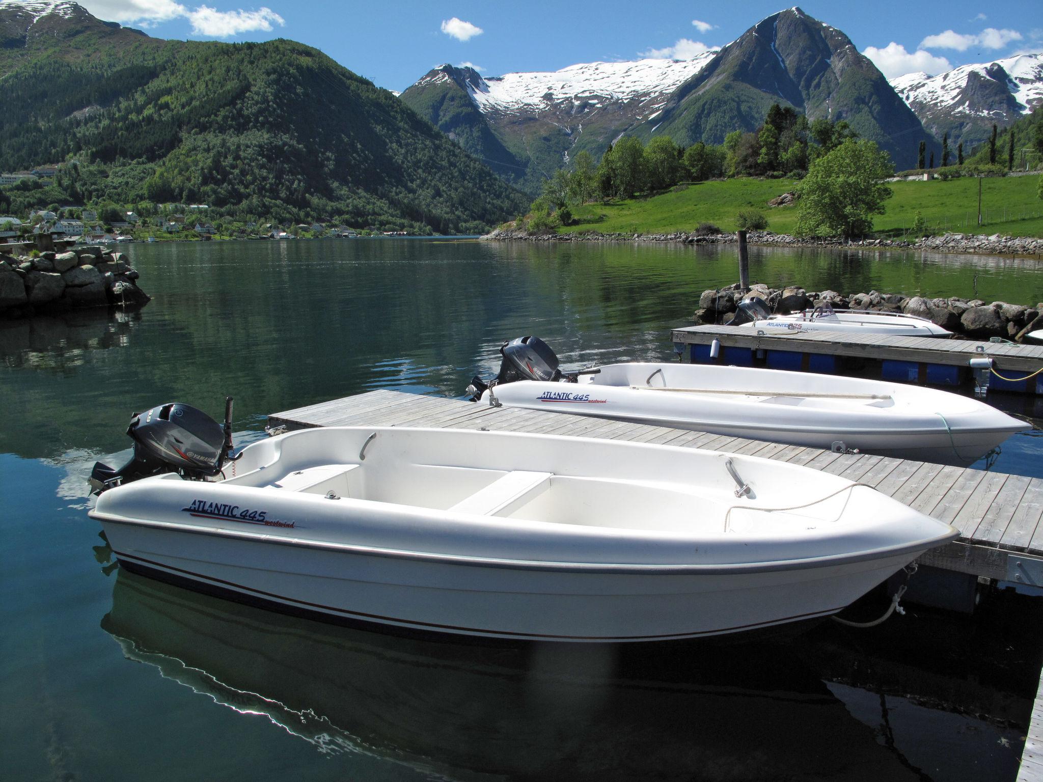 Foto 5 - Casa de 1 quarto em Balestrand com jardim e terraço