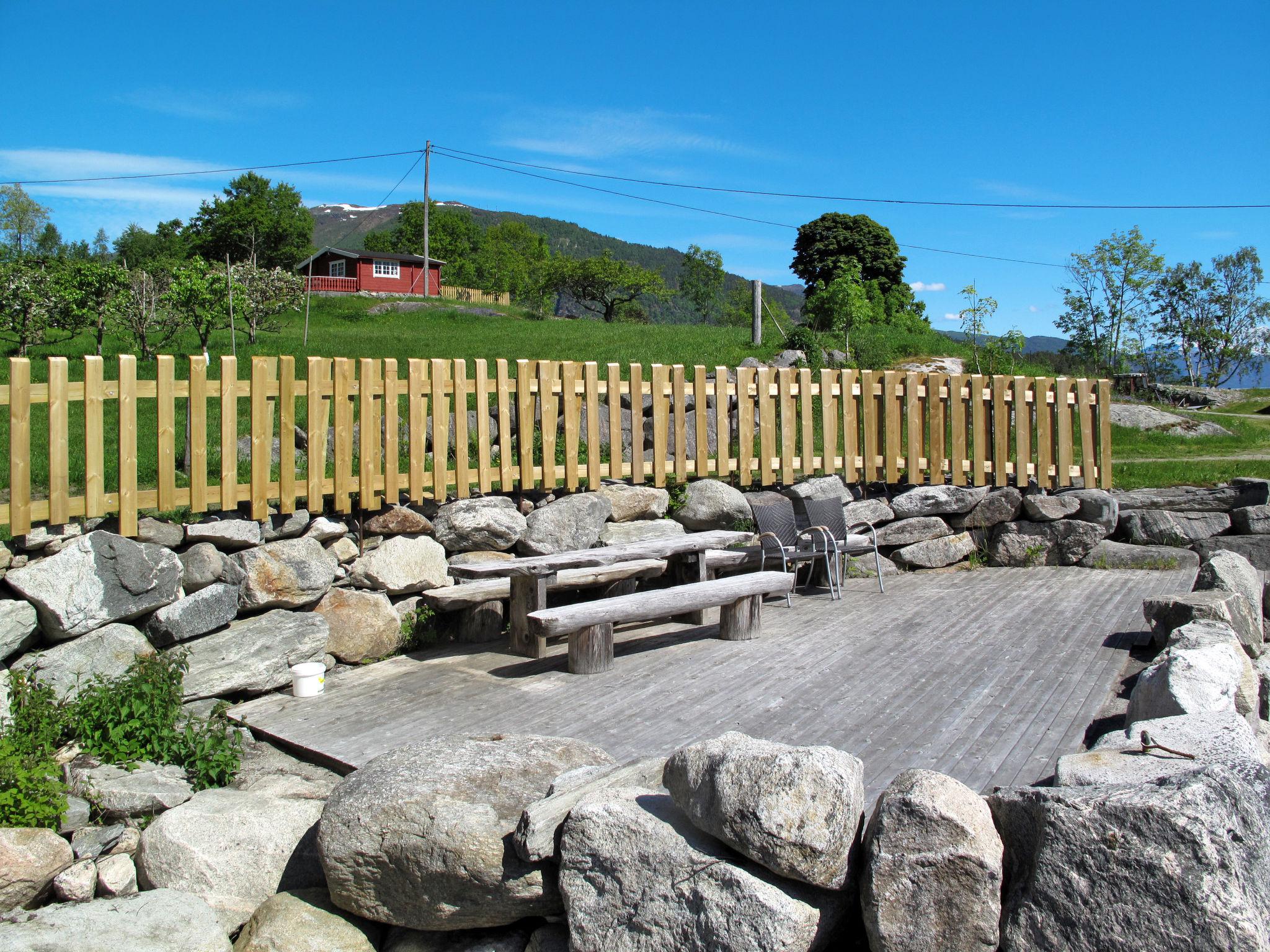 Foto 27 - Casa de 1 quarto em Balestrand com jardim e terraço