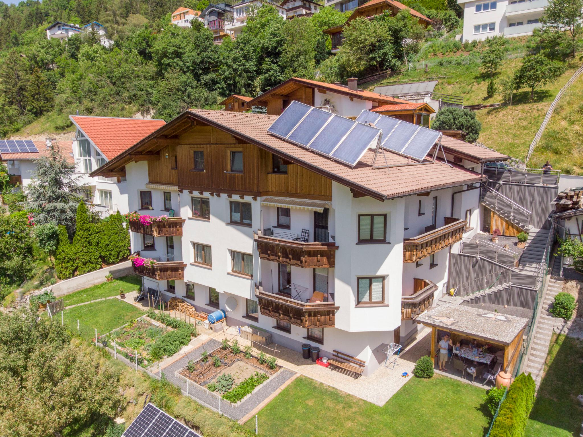 Photo 1 - Appartement de 2 chambres à Fließ avec jardin et vues sur la montagne