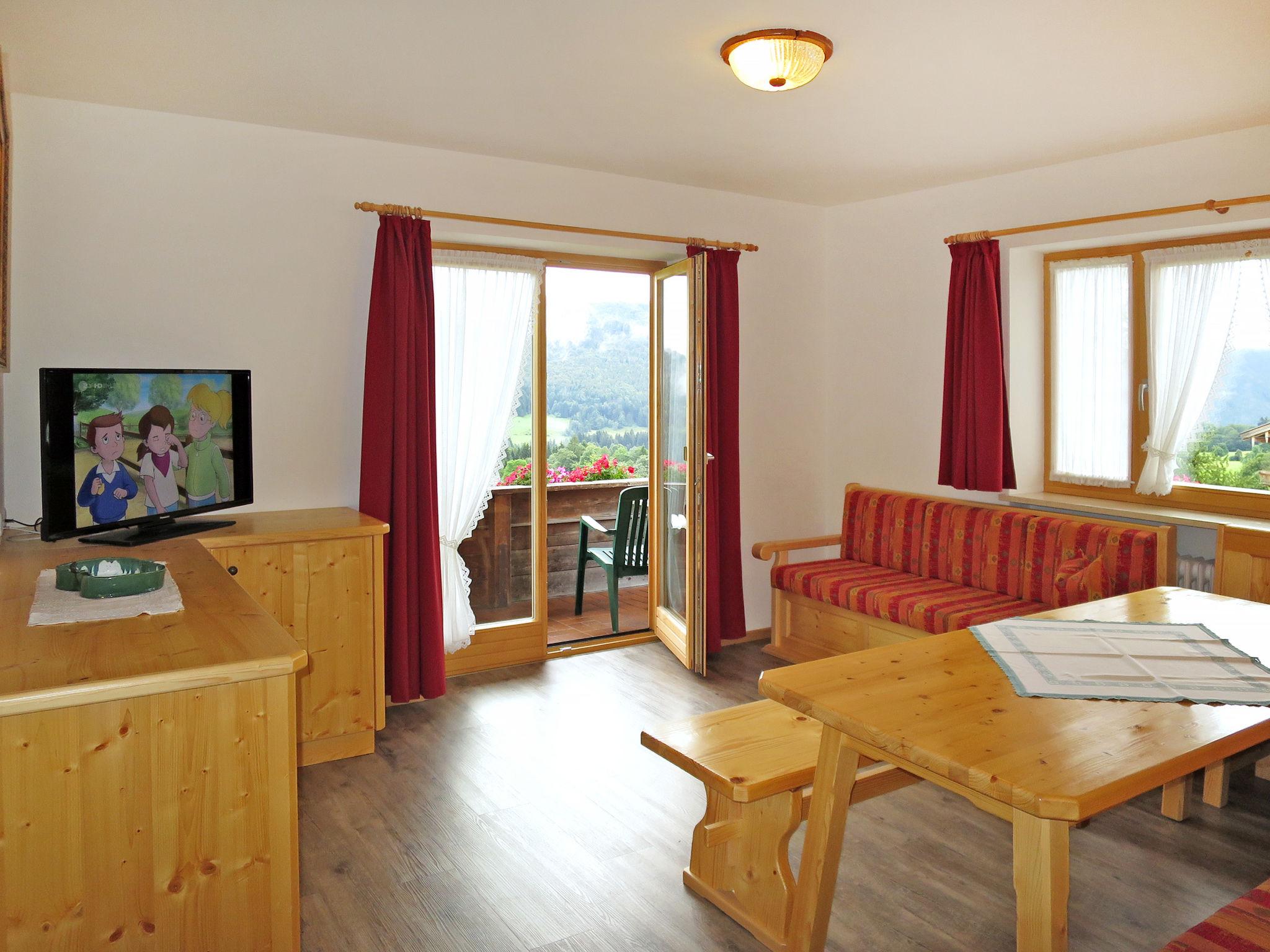 Foto 2 - Appartamento con 3 camere da letto a Reit im Winkl con terrazza e vista sulle montagne