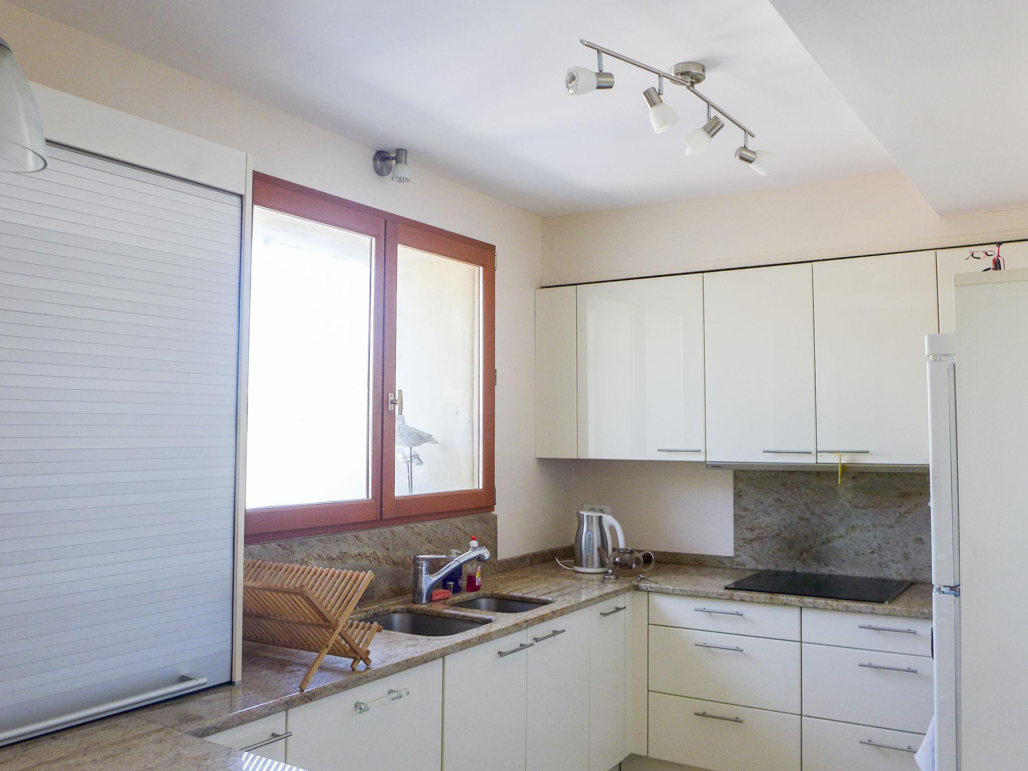 Photo 8 - 3 bedroom House in Gruissan with garden and terrace