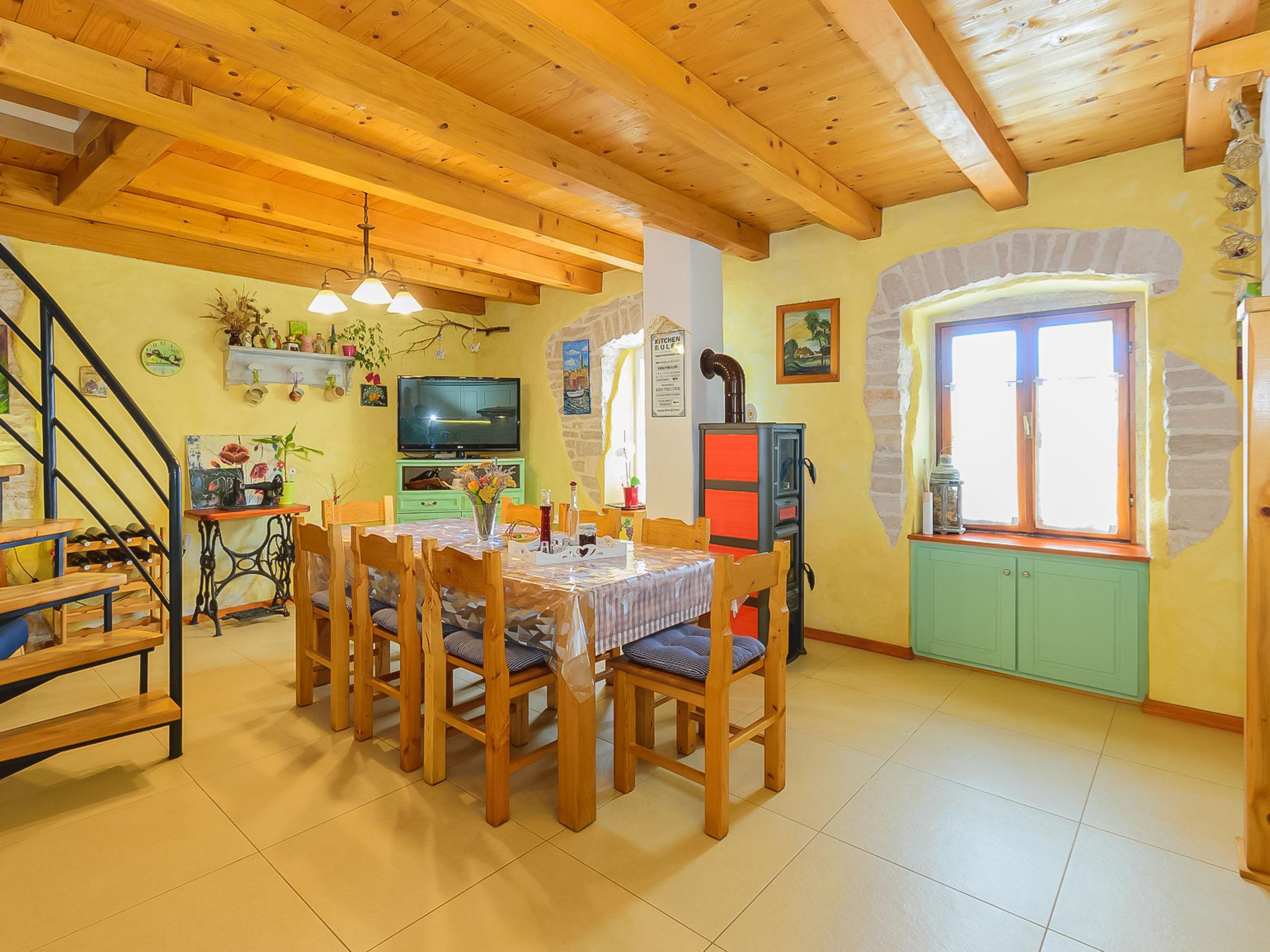 Photo 5 - 3 bedroom House in Svetvinčenat with private pool and sea view
