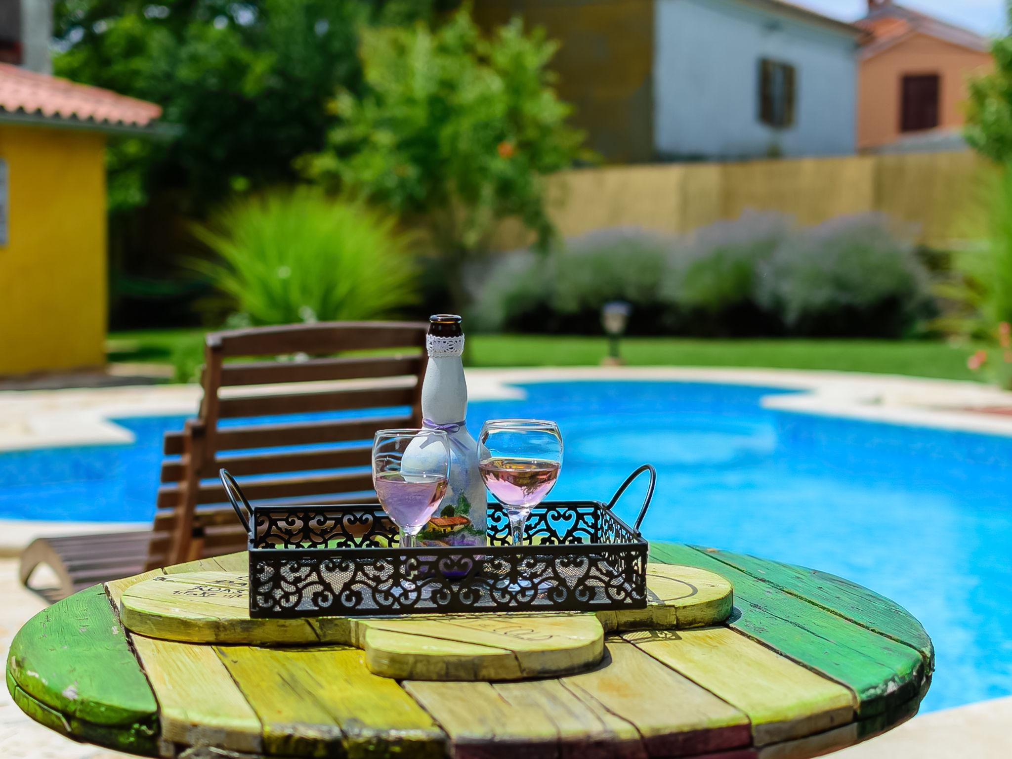 Photo 14 - Maison de 3 chambres à Svetvinčenat avec piscine privée et jardin