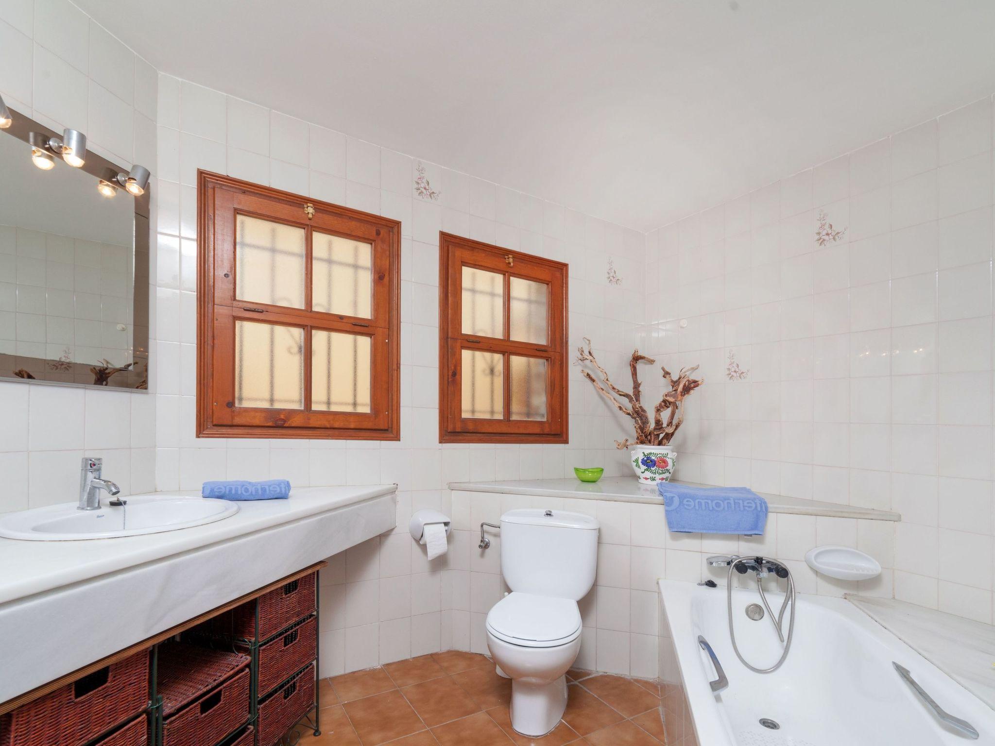 Foto 13 - Casa con 2 camere da letto a Spagna con piscina privata e vista mare