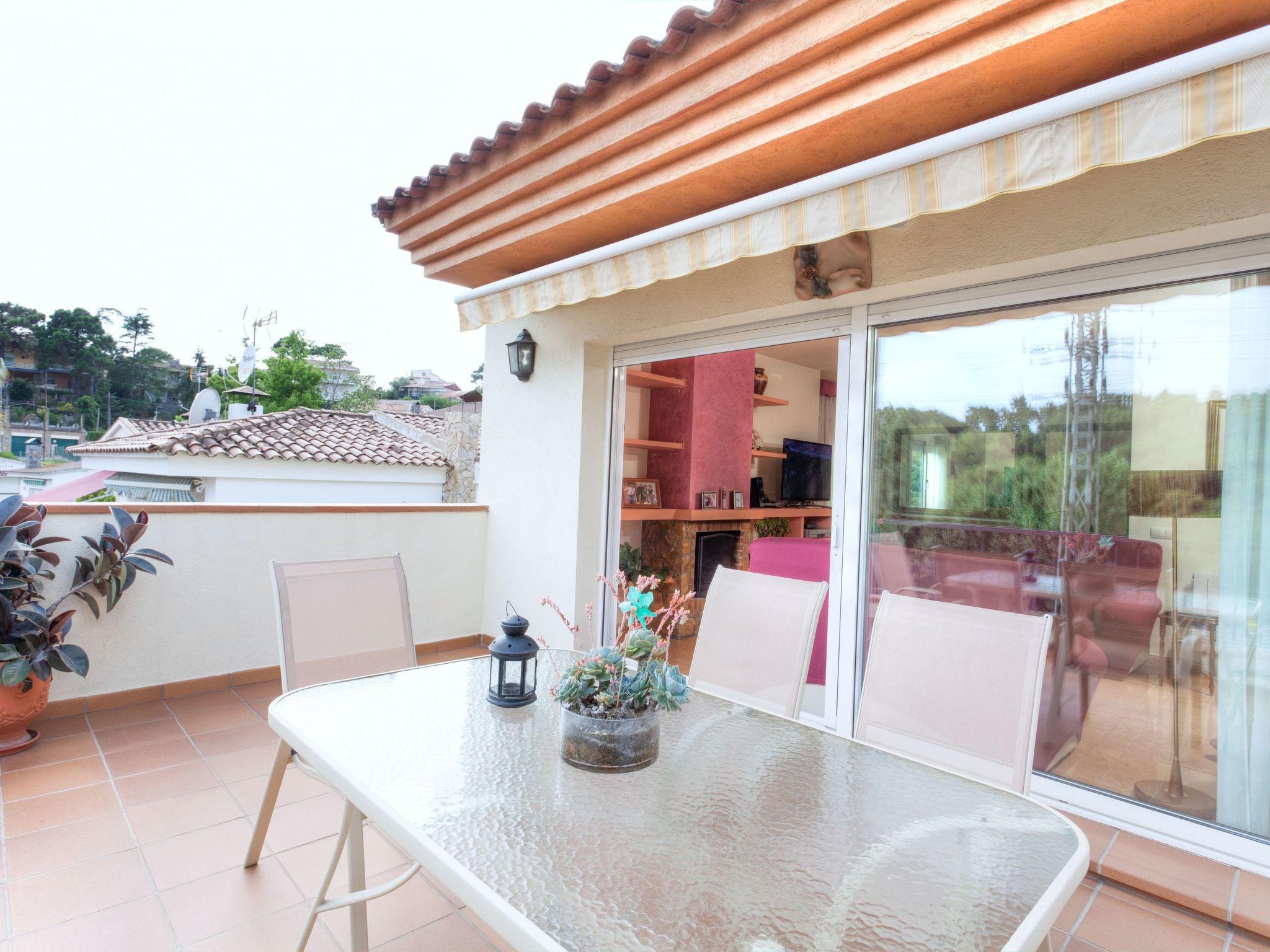 Photo 3 - Maison de 4 chambres à Lloret de Mar avec piscine privée et vues à la mer