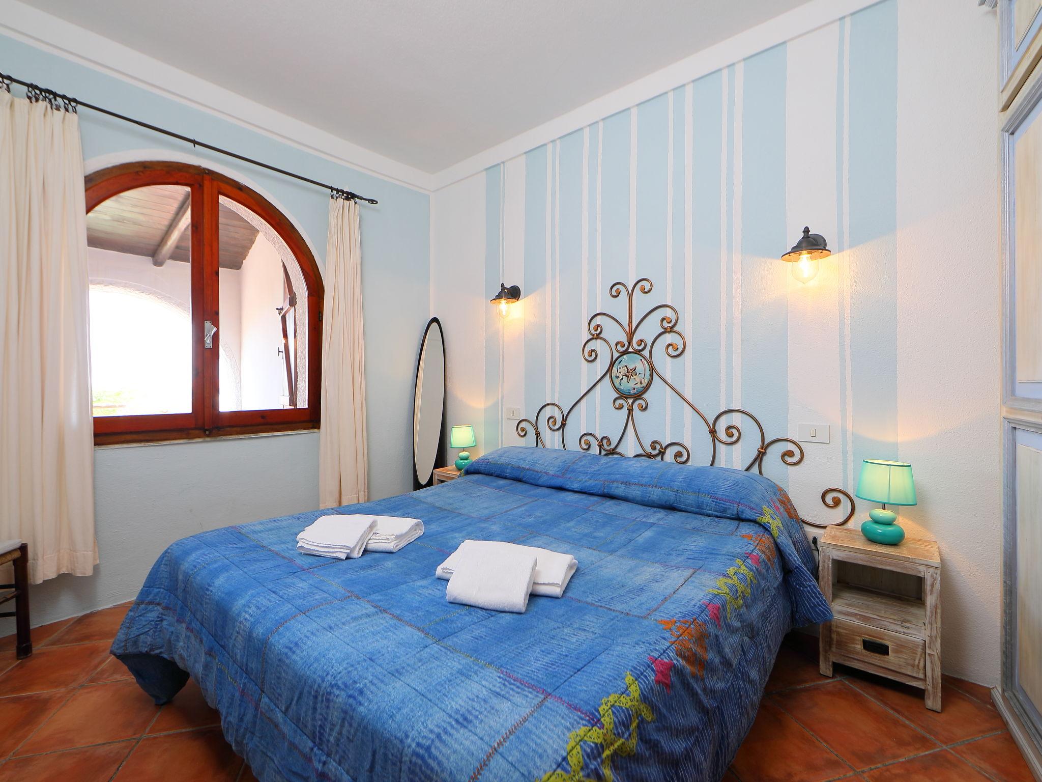 Foto 10 - Apartment mit 2 Schlafzimmern in Trinità d'Agultu e Vignola mit terrasse und blick aufs meer