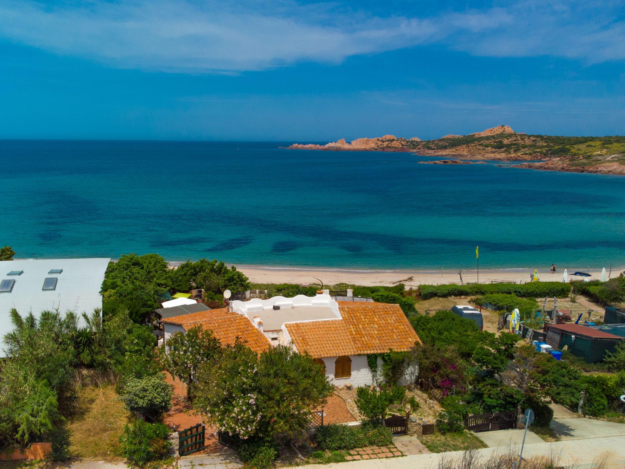 Foto 1 - Apartment mit 2 Schlafzimmern in Trinità d'Agultu e Vignola mit terrasse und blick aufs meer