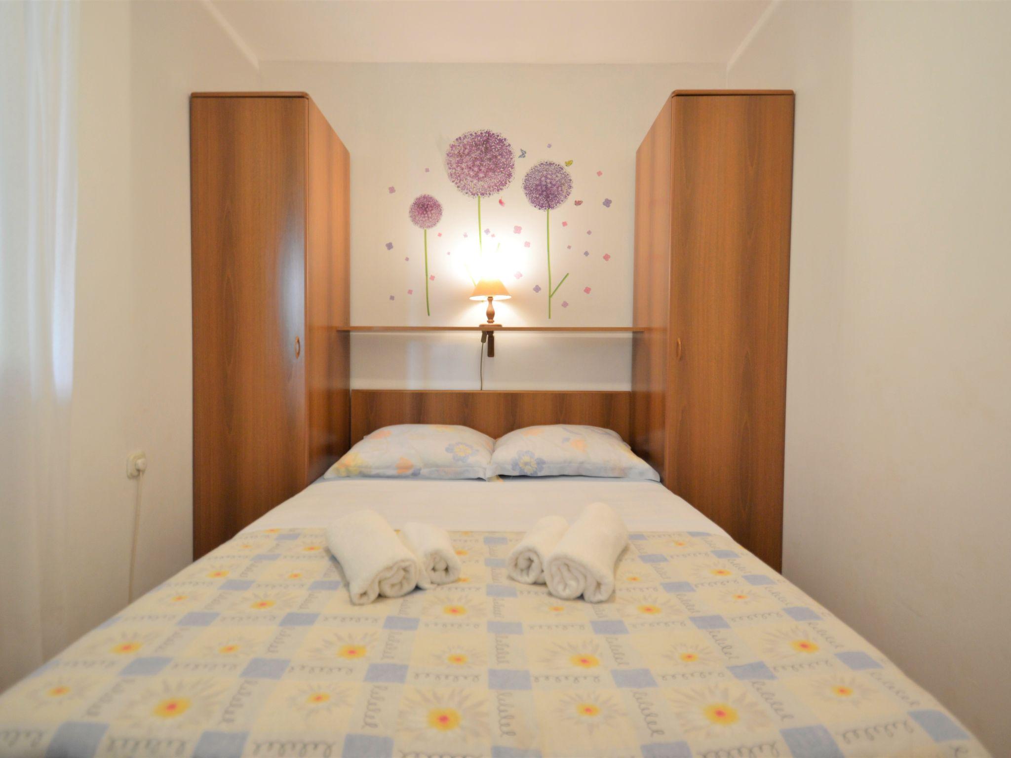 Foto 9 - Casa con 2 camere da letto a Marčana con terrazza e vista mare