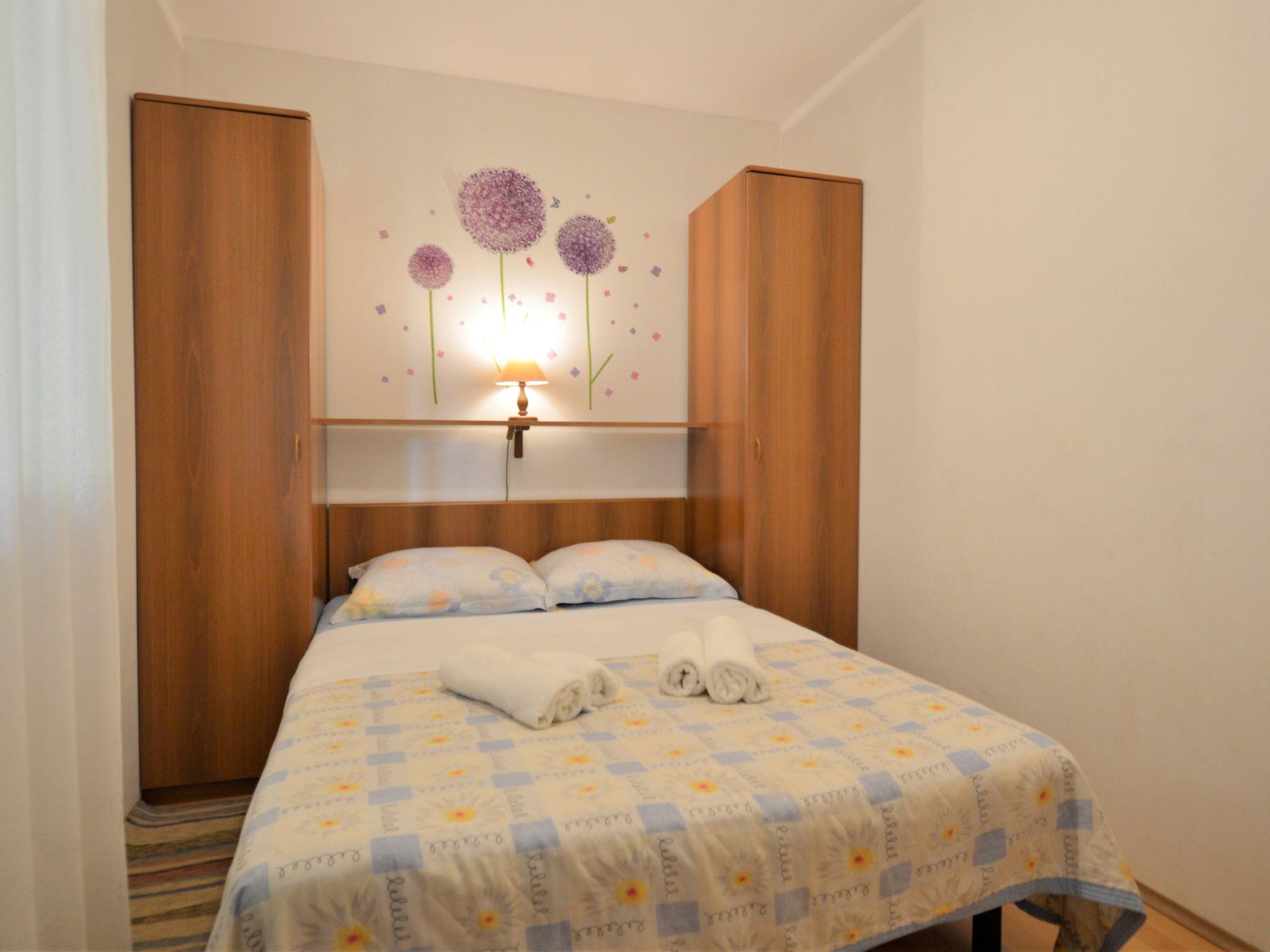 Foto 10 - Casa con 2 camere da letto a Marčana con terrazza e vista mare