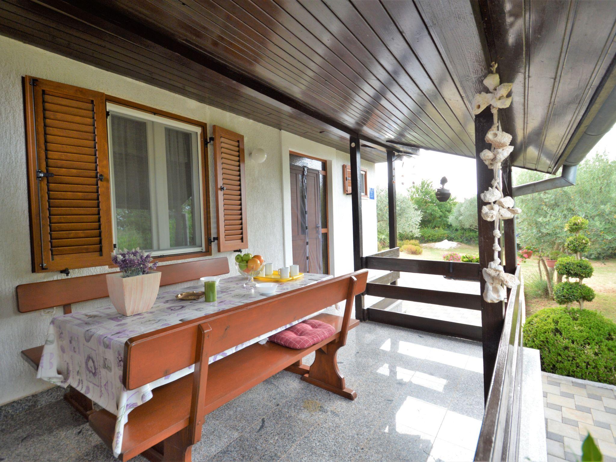 Foto 2 - Haus mit 2 Schlafzimmern in Marčana mit terrasse und blick aufs meer
