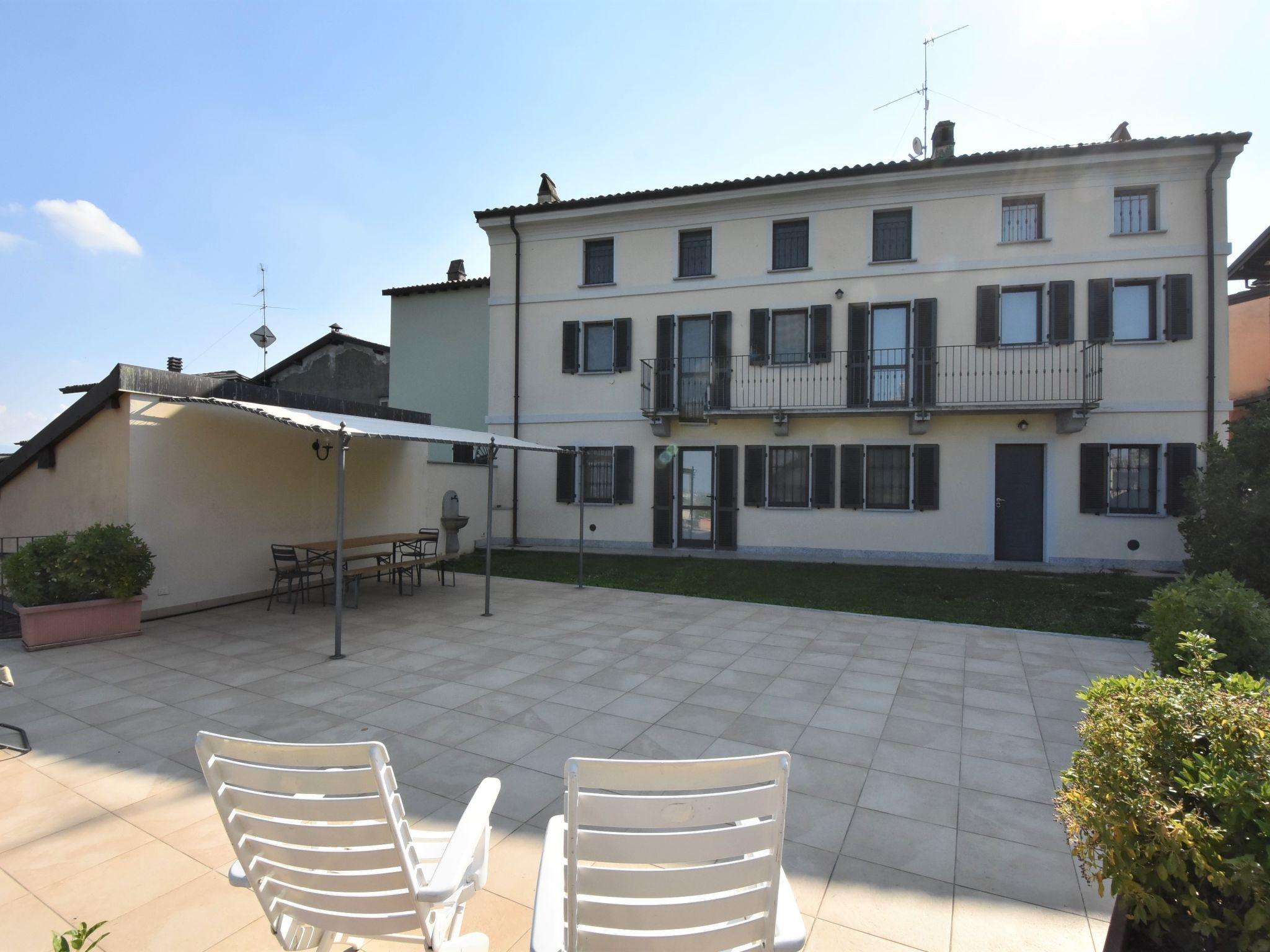 Foto 1 - Casa de 3 quartos em Castana com piscina e terraço