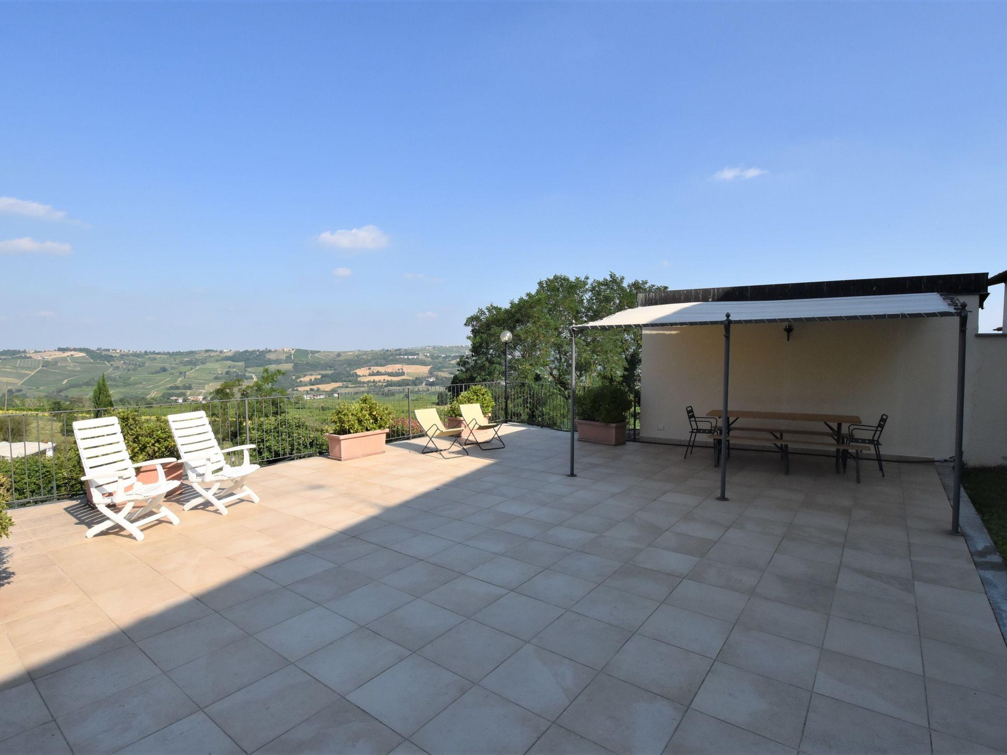 Photo 24 - Maison de 3 chambres à Castana avec piscine et terrasse