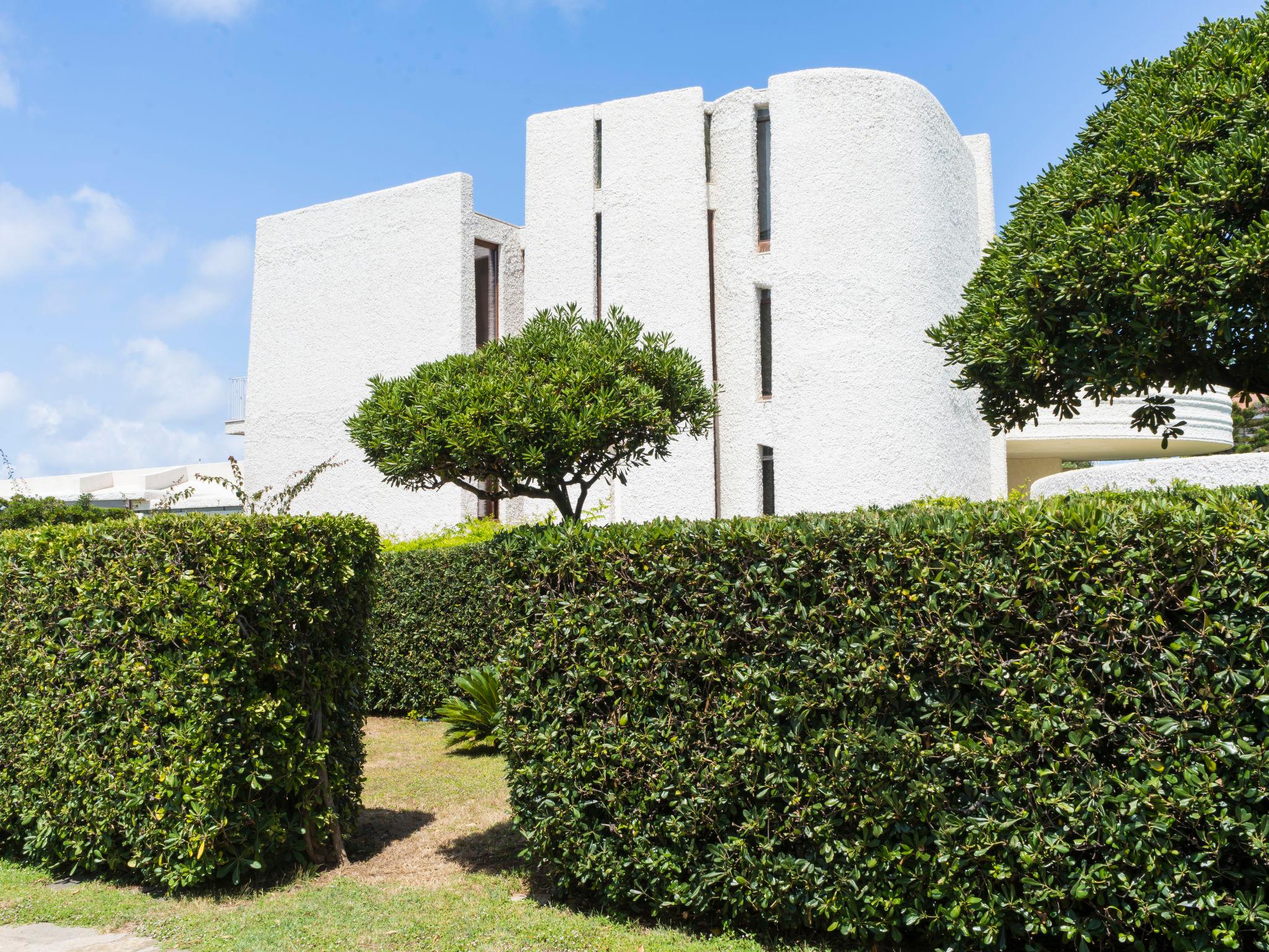 Photo 37 - Maison de 5 chambres à Santa Marinella avec jardin et terrasse