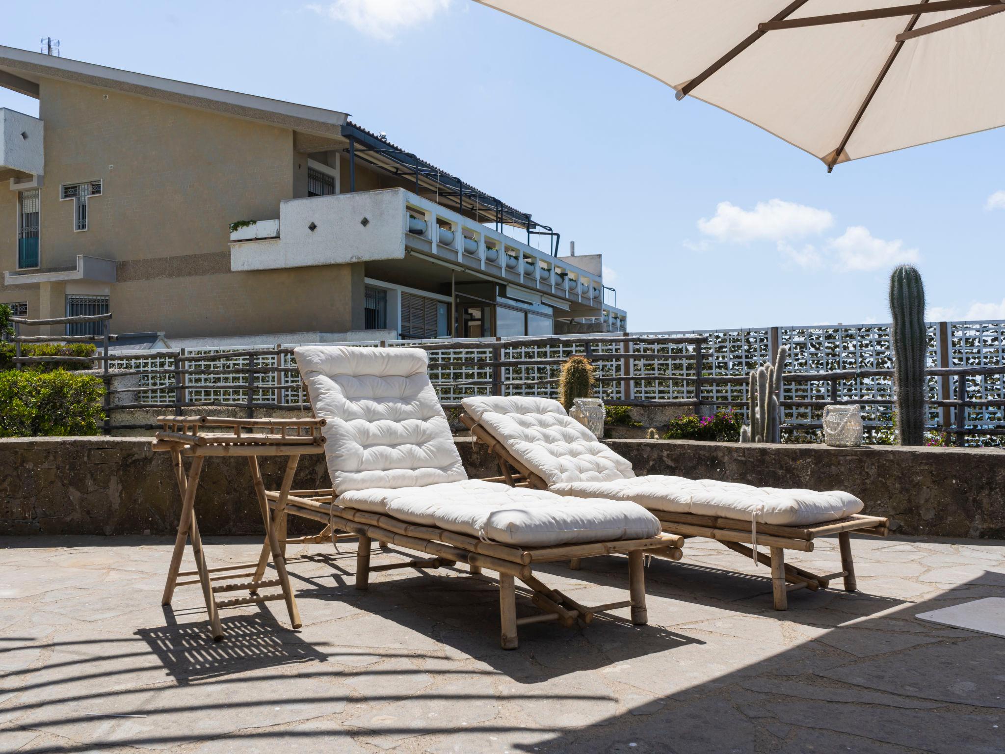 Photo 25 - Maison de 4 chambres à Santa Marinella avec terrasse et vues à la mer