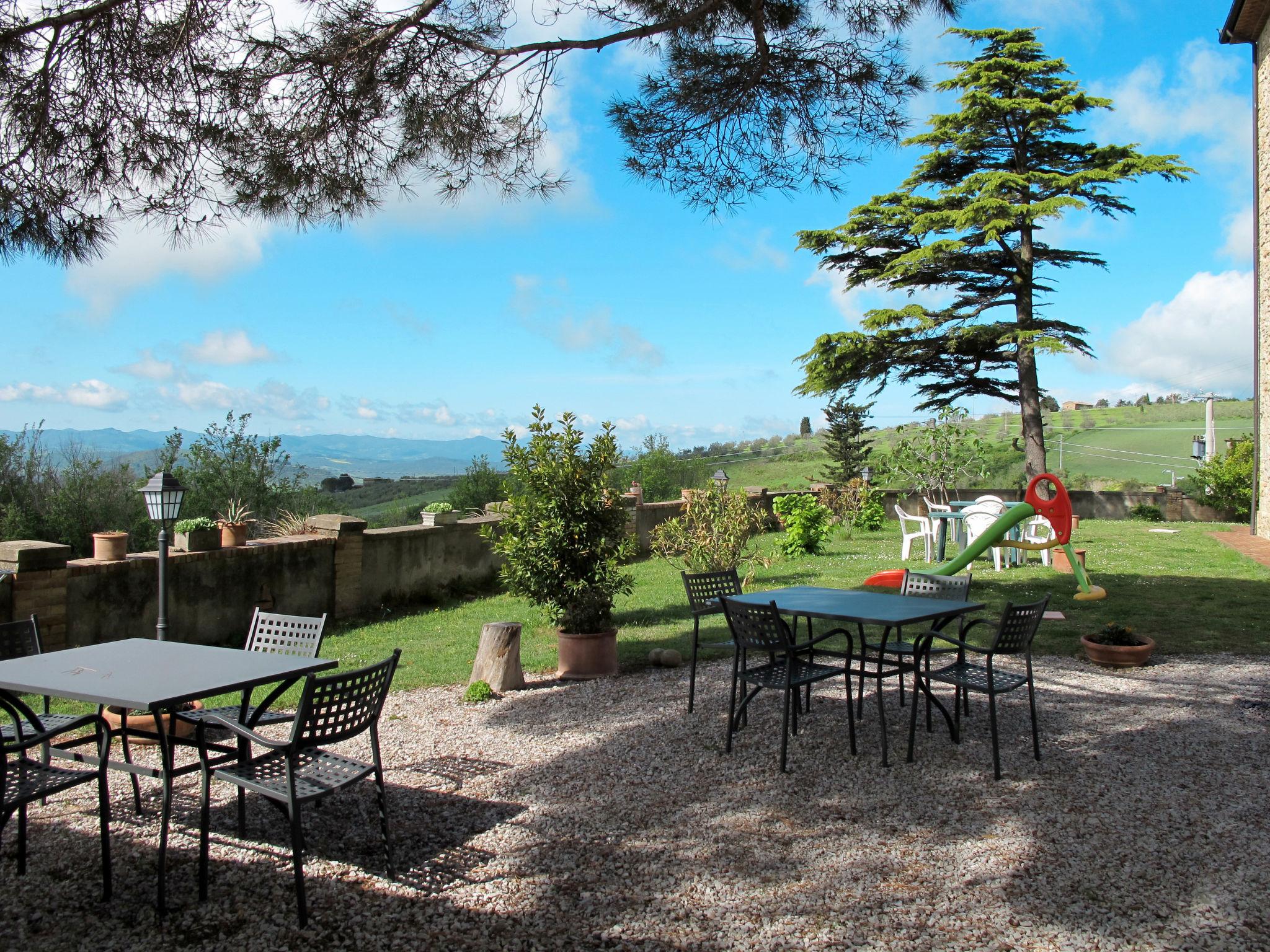 Foto 3 - Appartamento con 2 camere da letto a Volterra con piscina e giardino