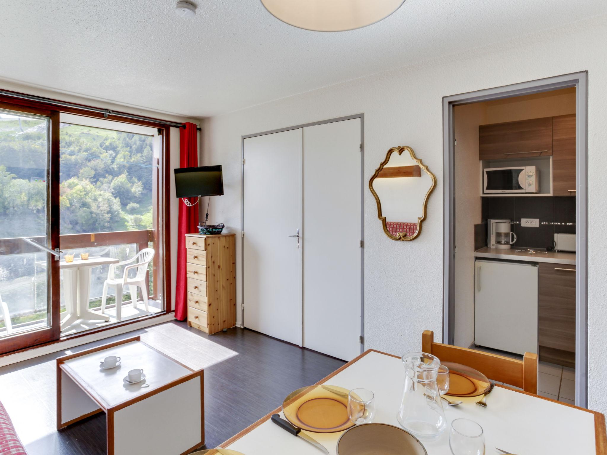 Foto 7 - Appartamento con 2 camere da letto a Villarembert con piscina e vista sulle montagne