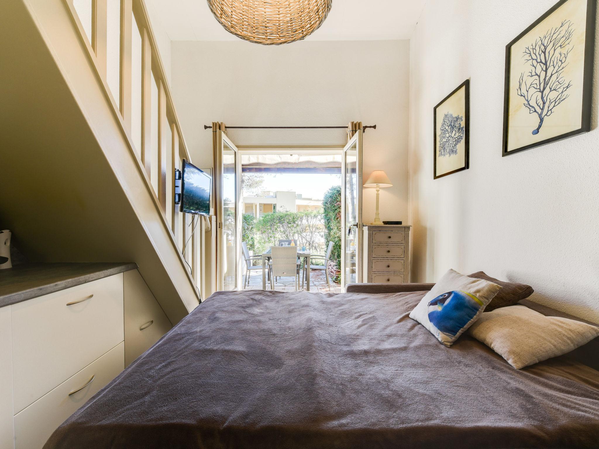 Foto 3 - Apartment mit 1 Schlafzimmer in Cavalaire-sur-Mer mit terrasse und blick aufs meer