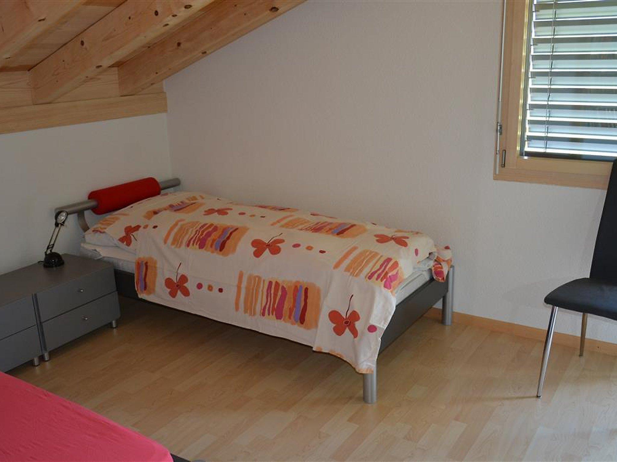 Foto 14 - Apartamento de 2 habitaciones en Zweisimmen