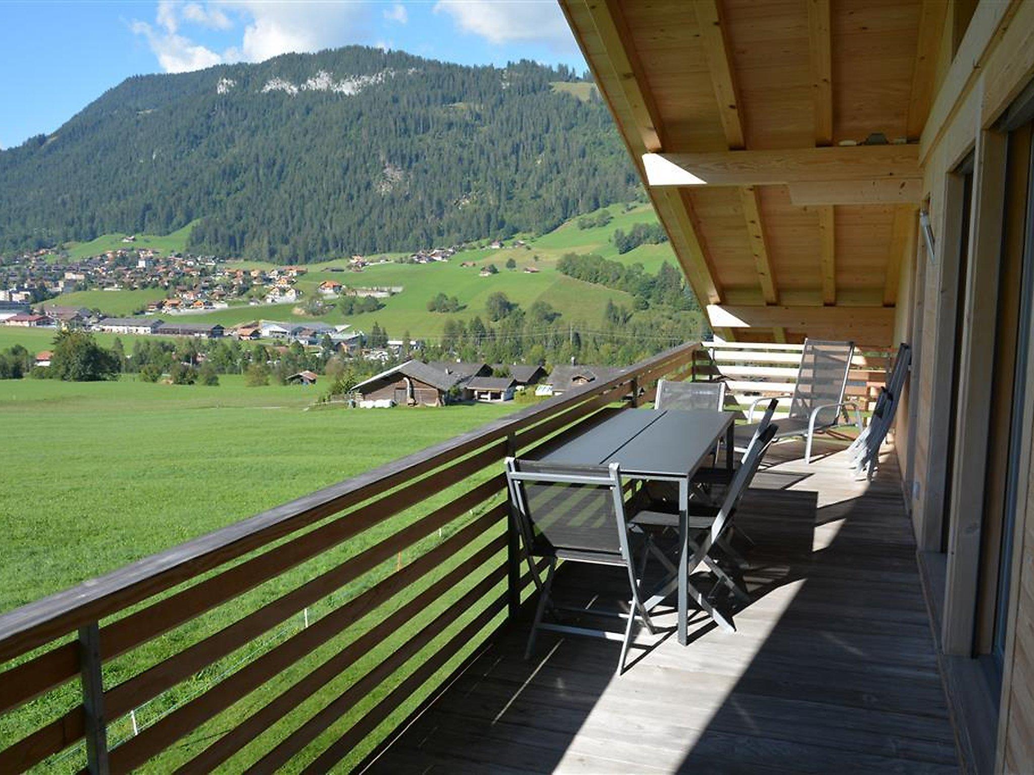 Foto 4 - Apartamento de 2 habitaciones en Zweisimmen