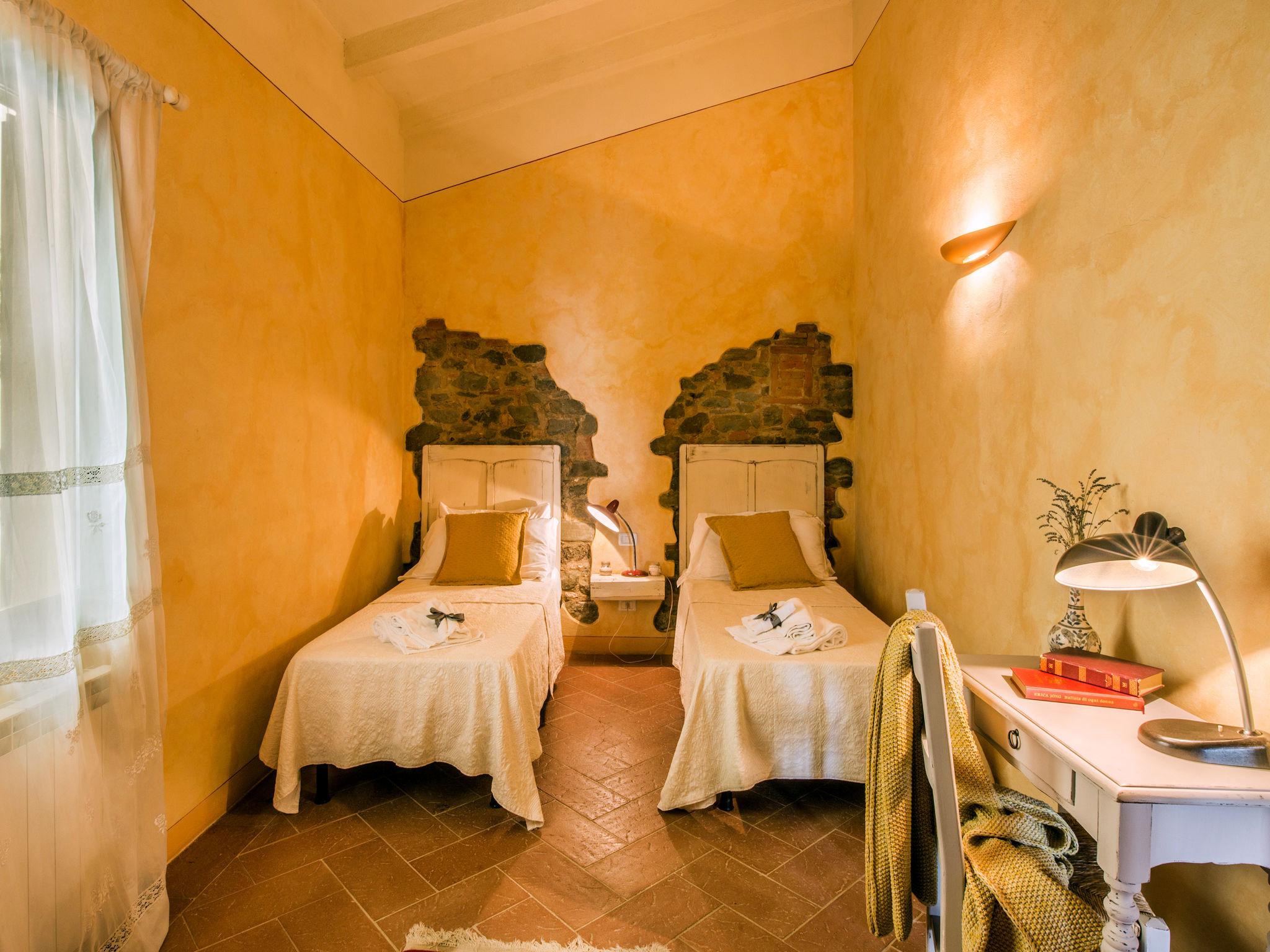 Foto 19 - Haus mit 11 Schlafzimmern in Terranuova Bracciolini mit privater pool und garten