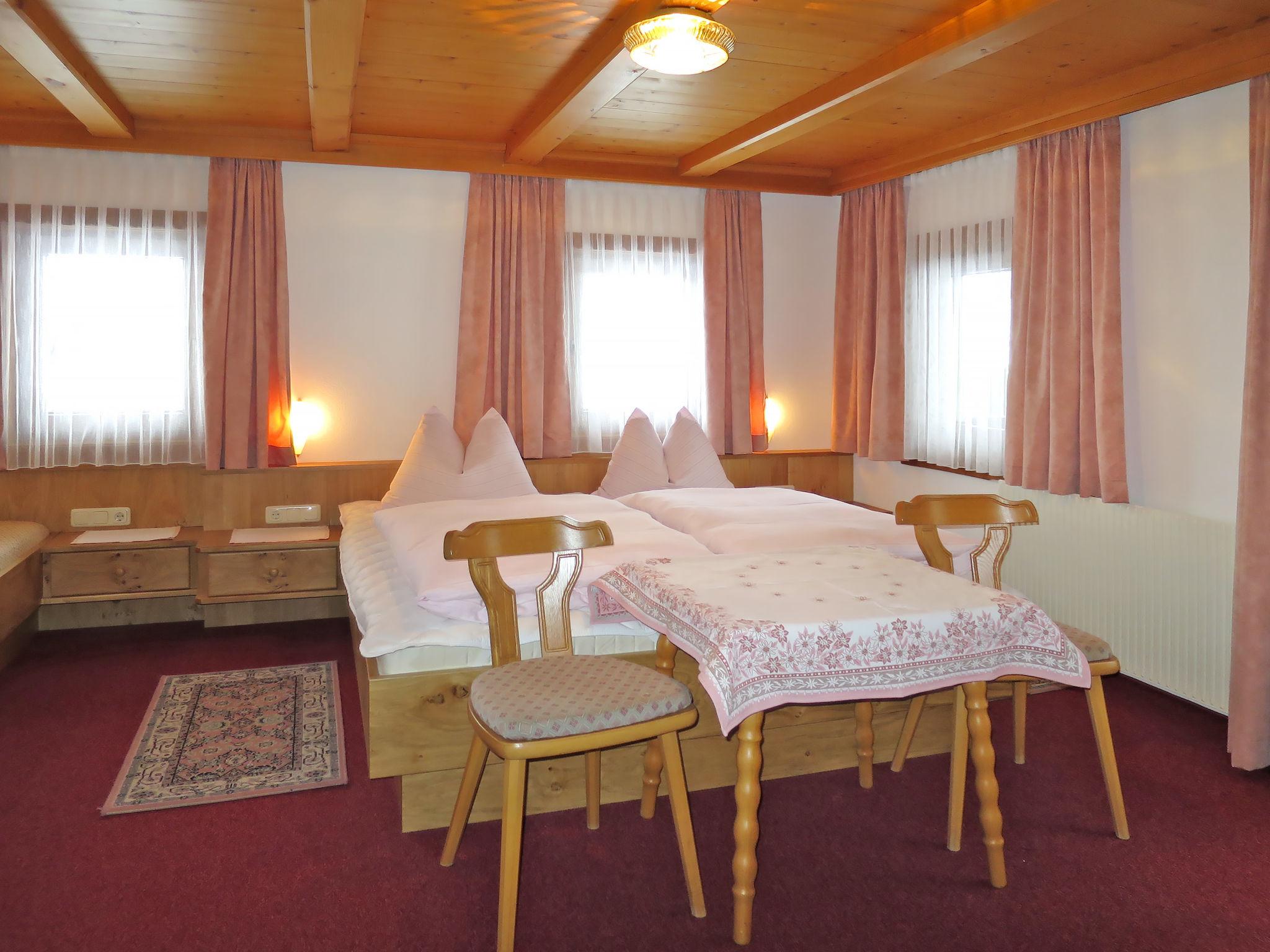 Foto 5 - Appartamento con 11 camere da letto a Schwendau con vista sulle montagne