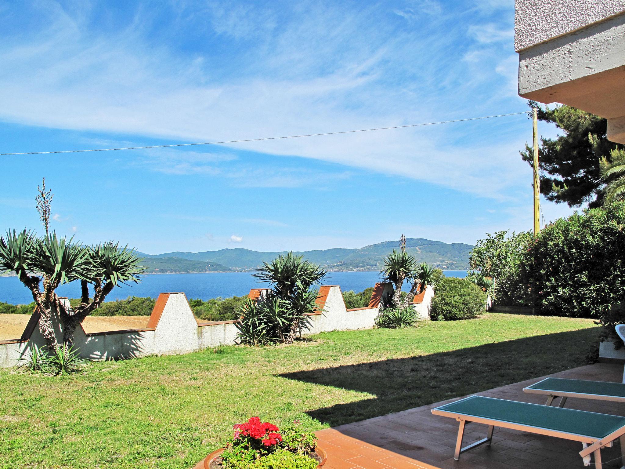 Photo 25 - 1 bedroom Apartment in Capoliveri with garden and sea view